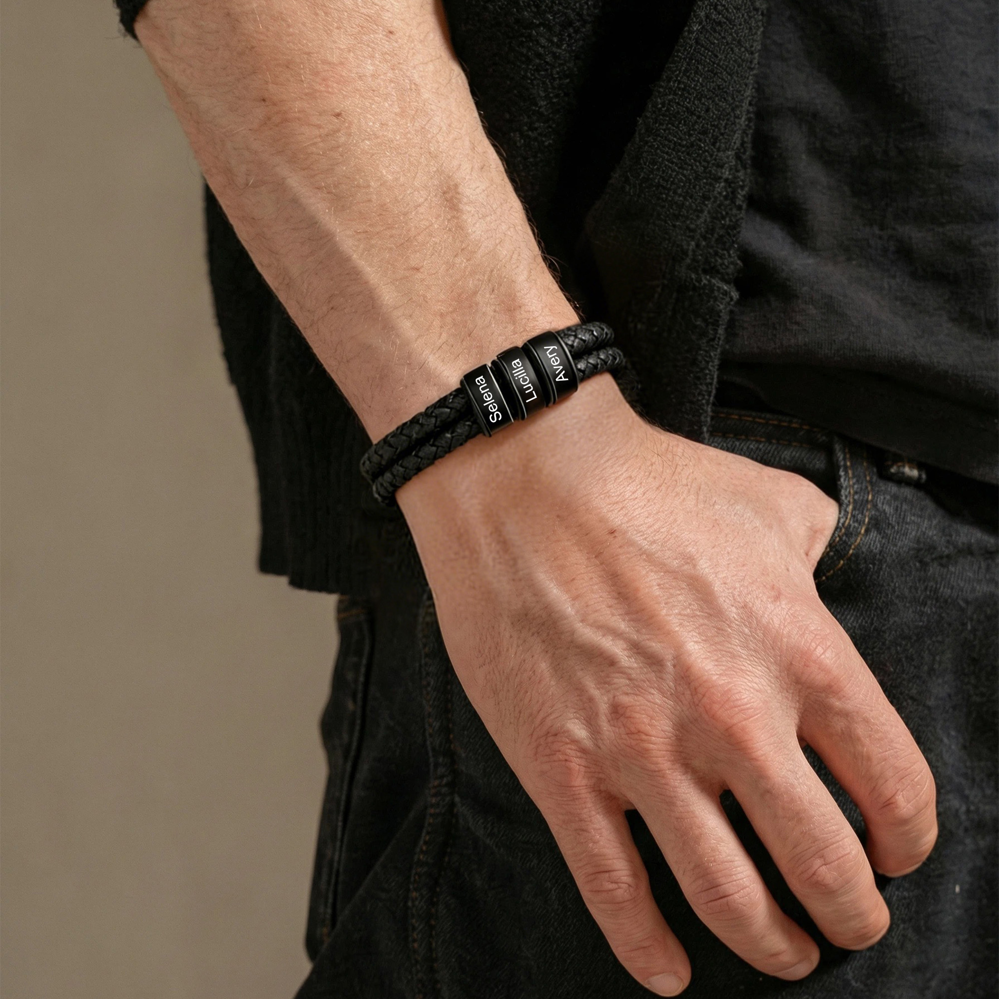 Bracelet en cuir tressé noir Personnalisé avec 2 à 6 Prénoms pour Homme