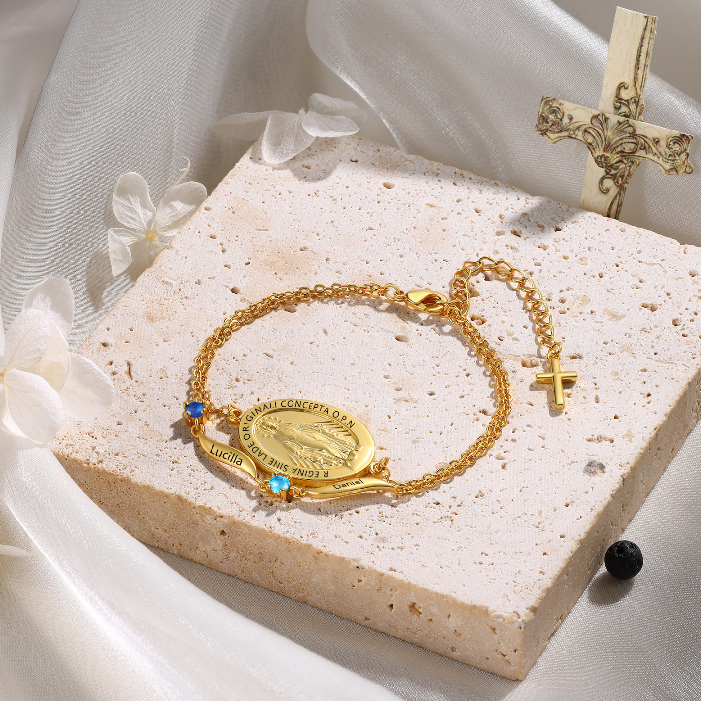 Bracelet avec prénom et pierre de naissance, bracelet croix pour elle