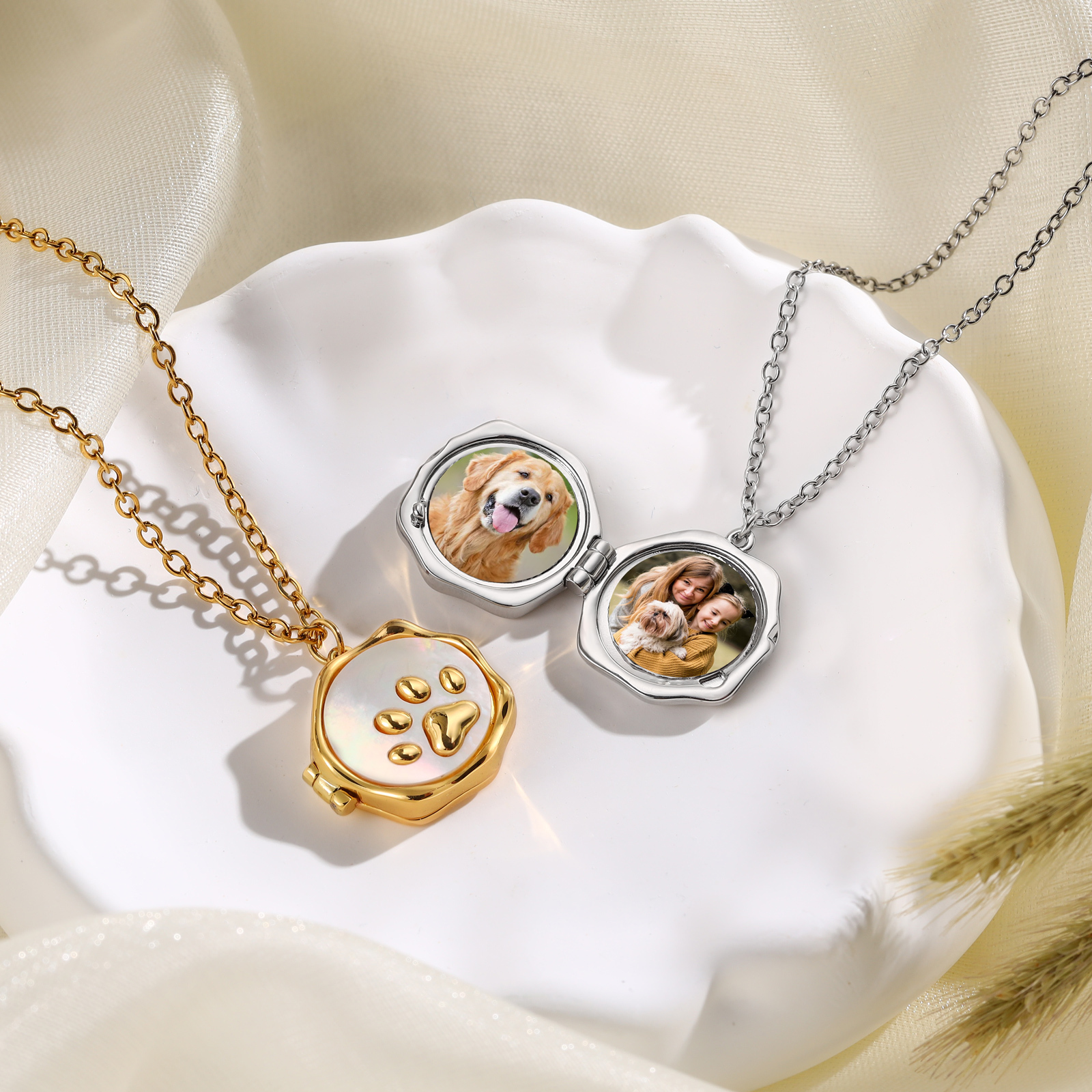 Collier Médaillon Empreinte de Patte avec Photo Personnalisée – Cadeau pour Amoureux des Animaux