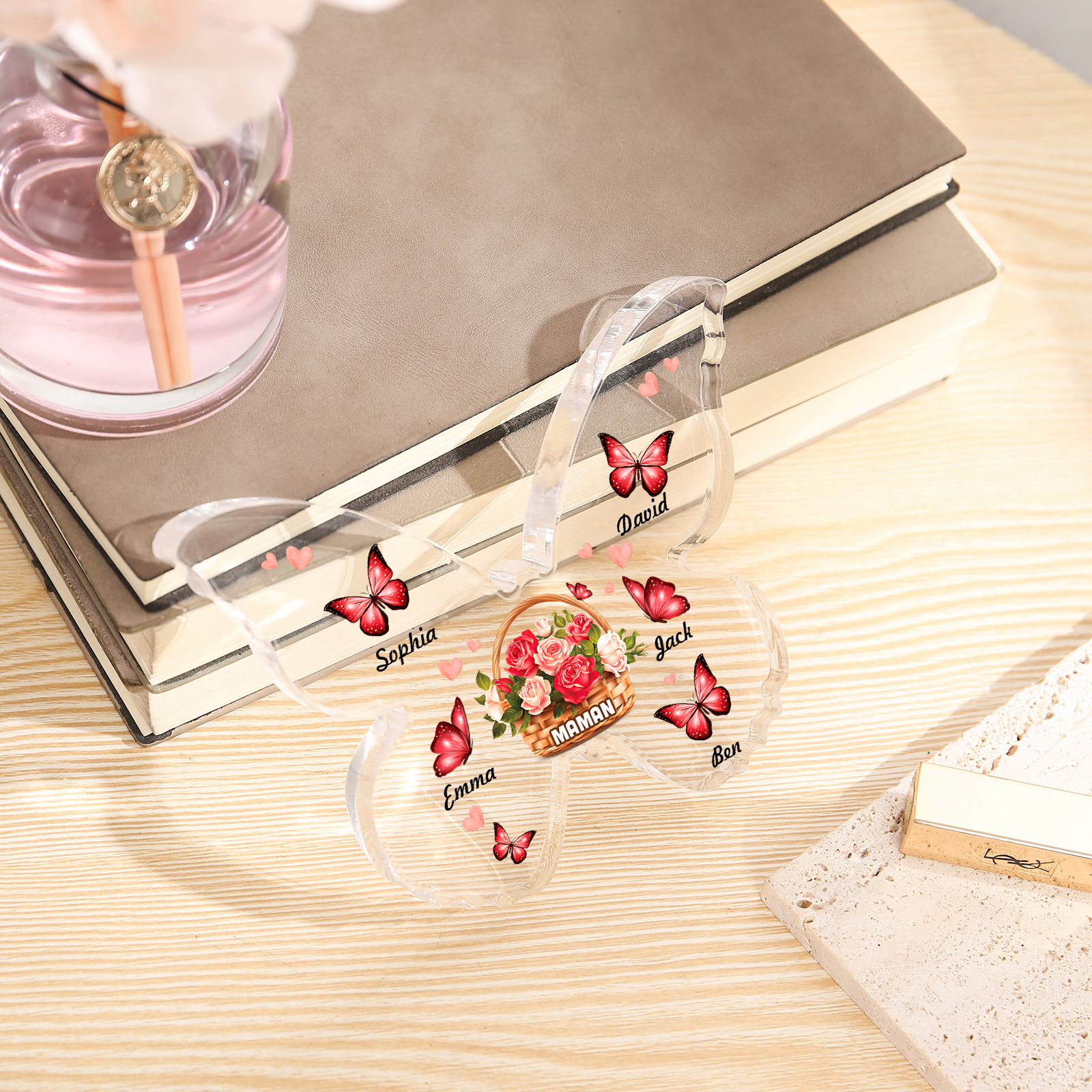À Maman/Mamie - Plaque Acrylique en forme de Papillon 5 Prénoms et 1 Texte Personnalisés Decoration Fleurs et Papillons