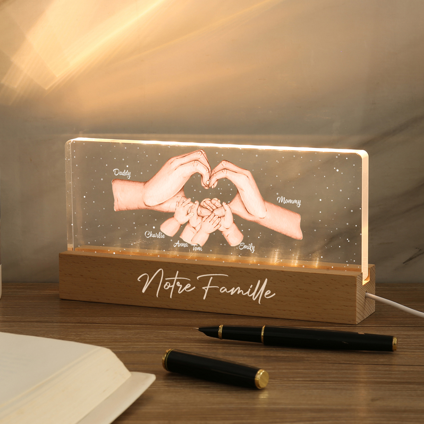 À ma Famille- Lampe de chevet LED la Main dans la Main 6 Prénoms Personnalisés avec Texte