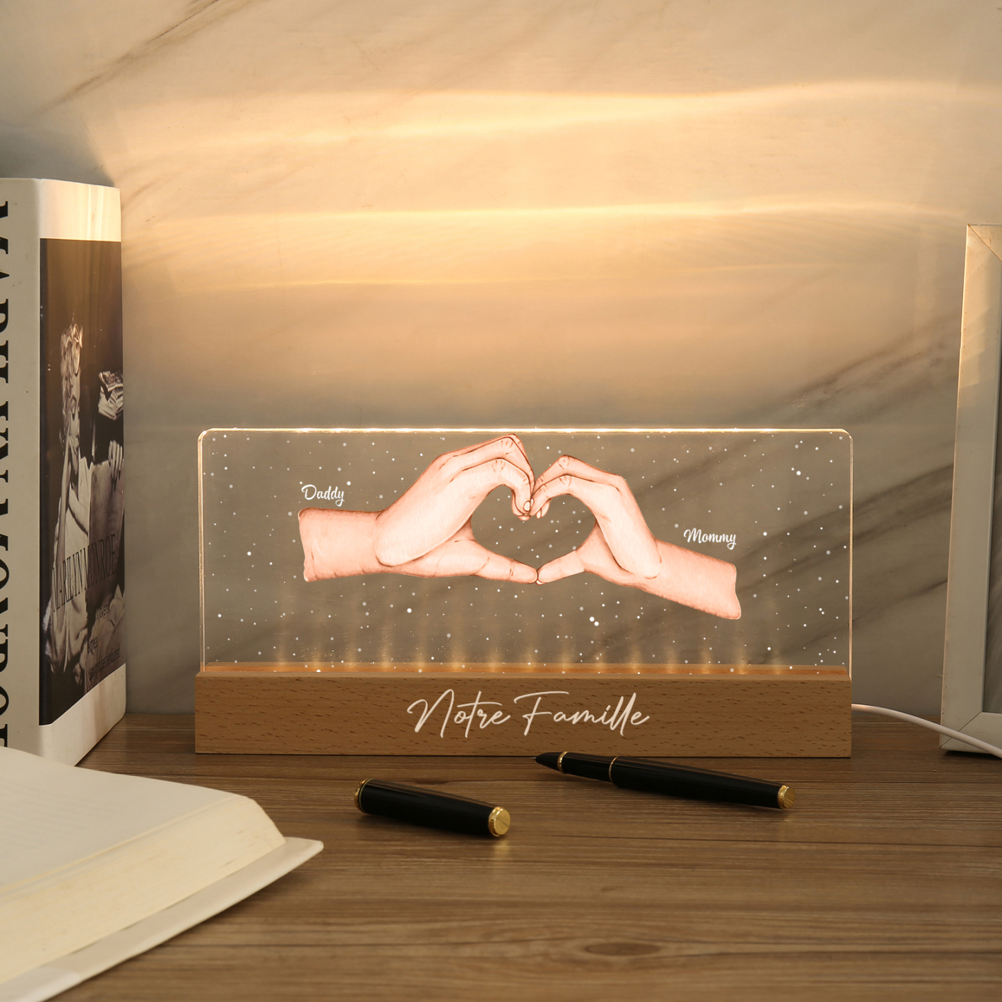 À ma Famille- Lampe de chevet LED la Main dans la Main 2 Prénoms Personnalisés avec Texte