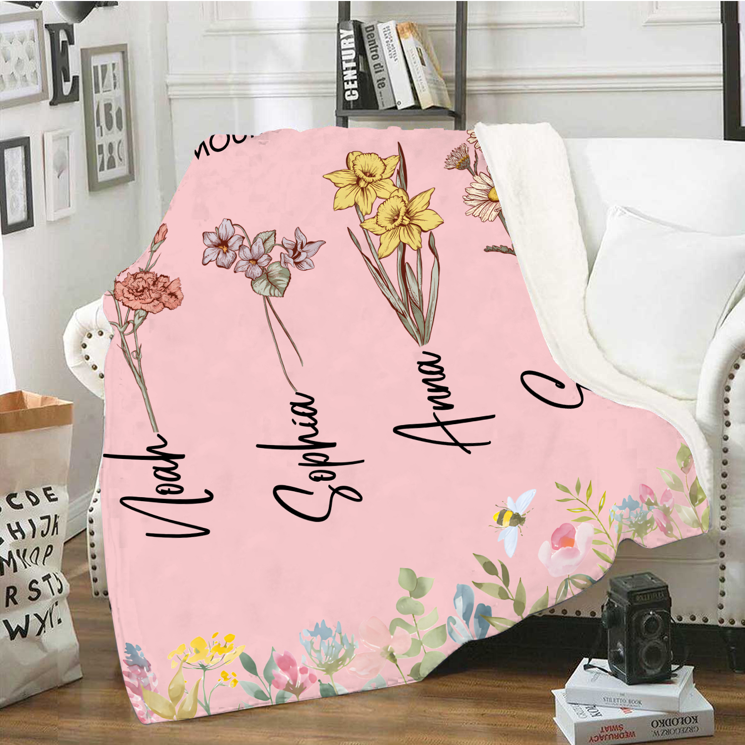 À ma Maman - Plaid Personnalisé avec 4 Prénoms et Fleurs de Naissance Couverture le jardin de Maman en Flanelle Blanc ou Rose | Jessemade