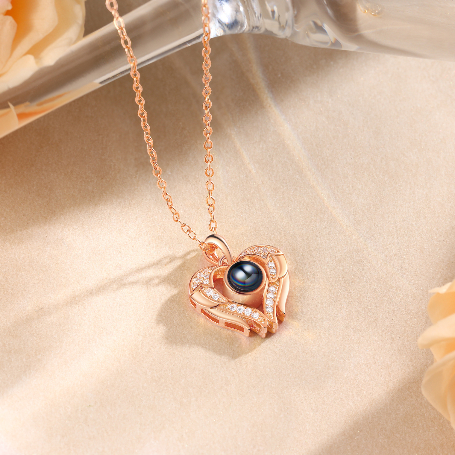 Collier Pendentif Cœur et Ailes de Projection Photo Personnalisée