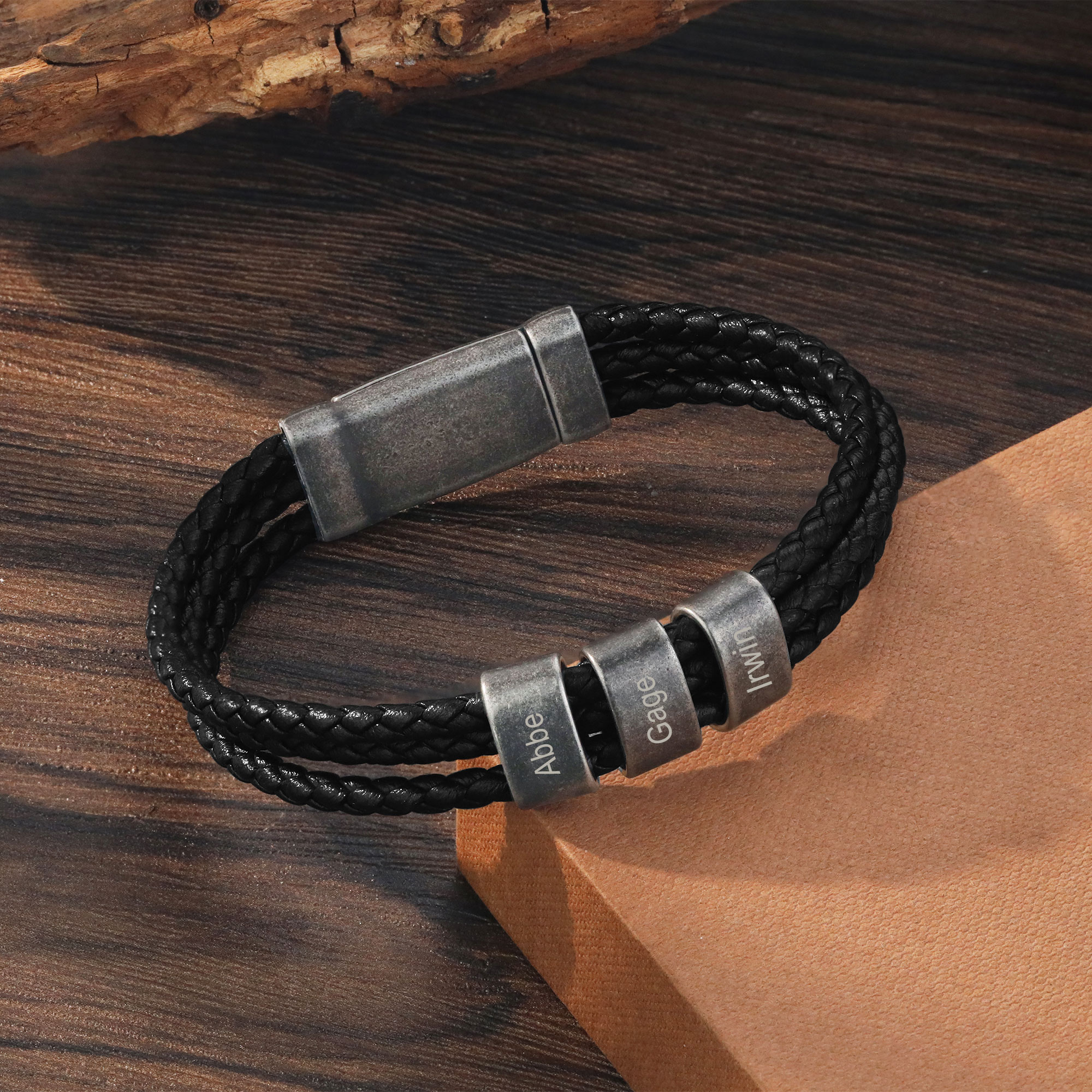 Bracelet 3 Prénoms Personnalisés avec Médaille en Acier Inoxydable | Cadeau Unique avec Gravure