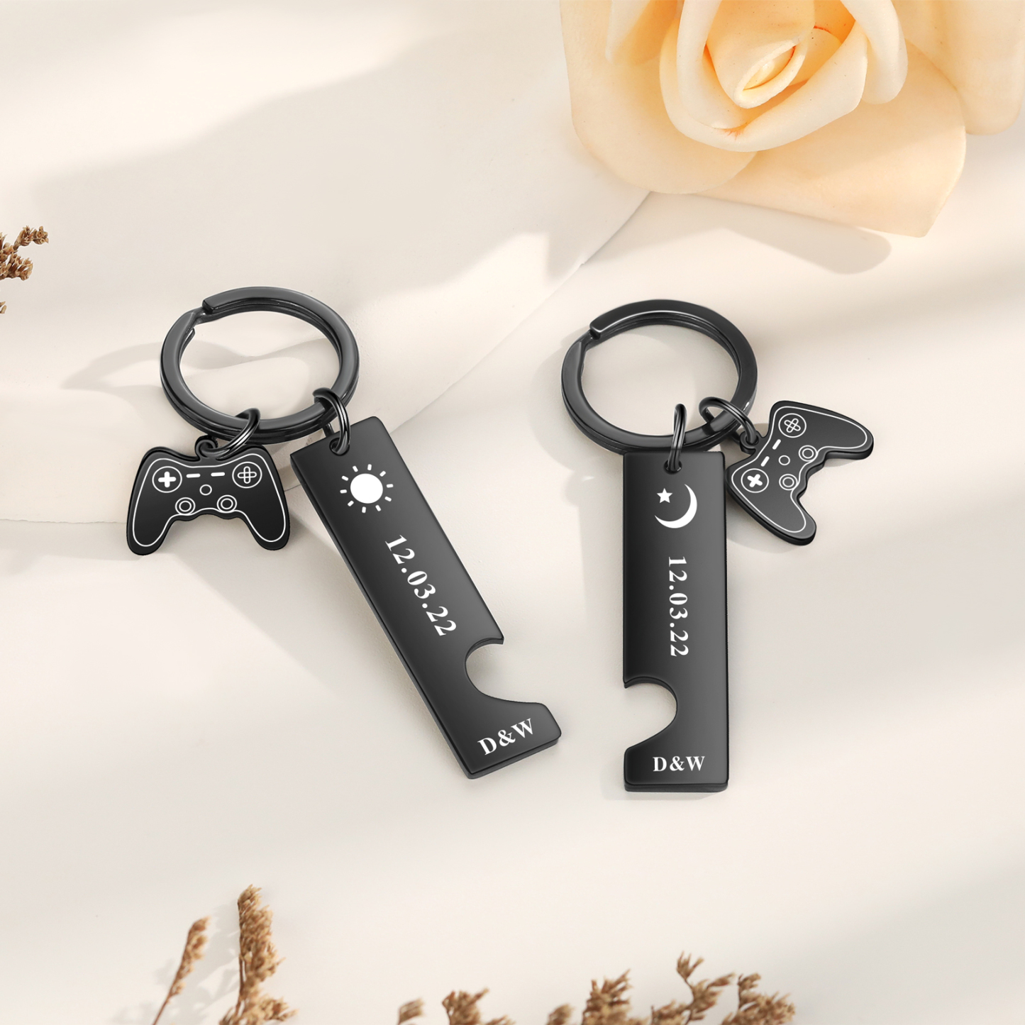 Porte-Clés 2 Lettres Personnalisées avec 1 Date Porte-Clés Lune et Soleil | Jessemade