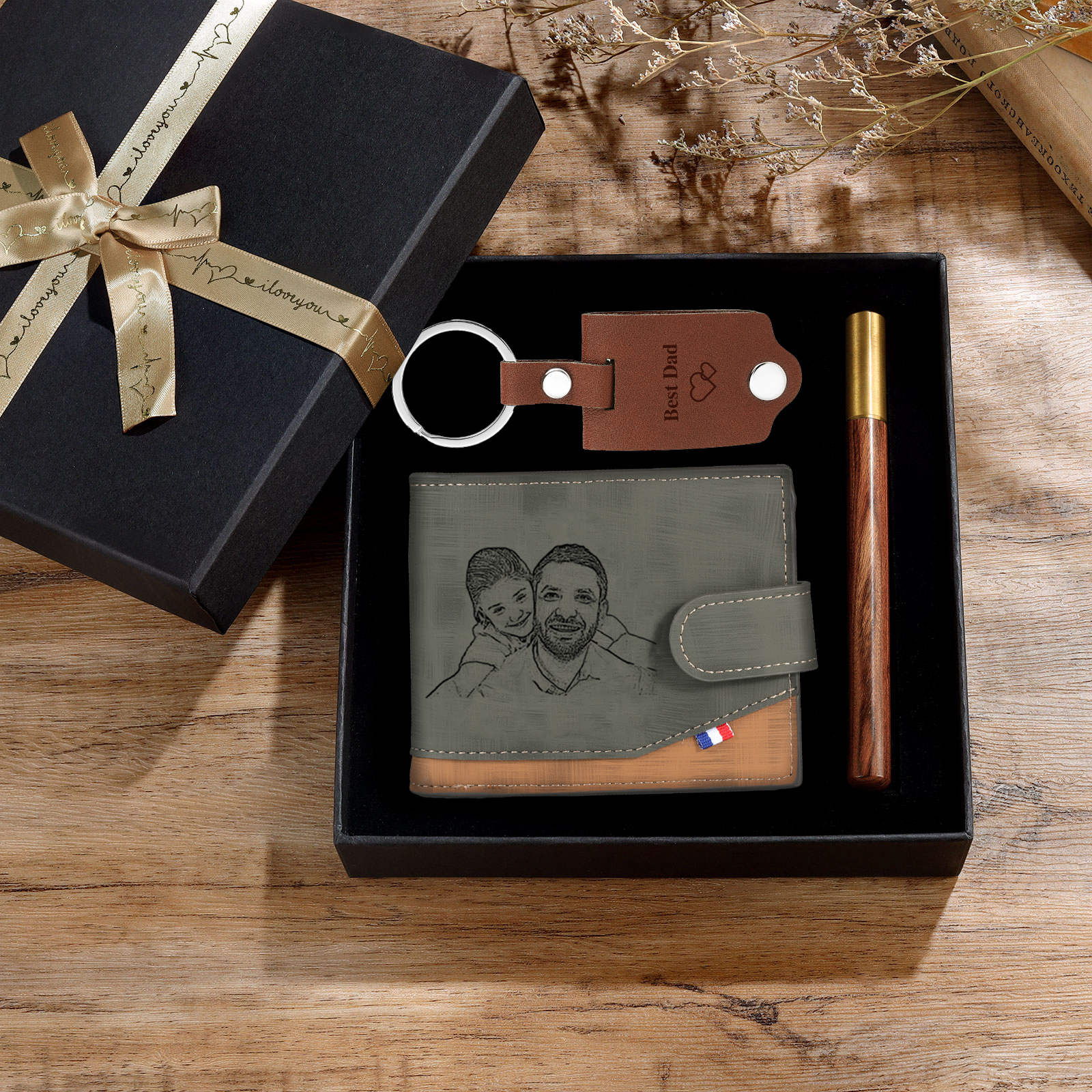 Coffret Cadeau 3PCS - Portefeuille classique Porte-Clés et Stylo 2 Photo et Textes Personnalisés avec 1 Prénom et Lettre Coffret Cadeau pour Homme