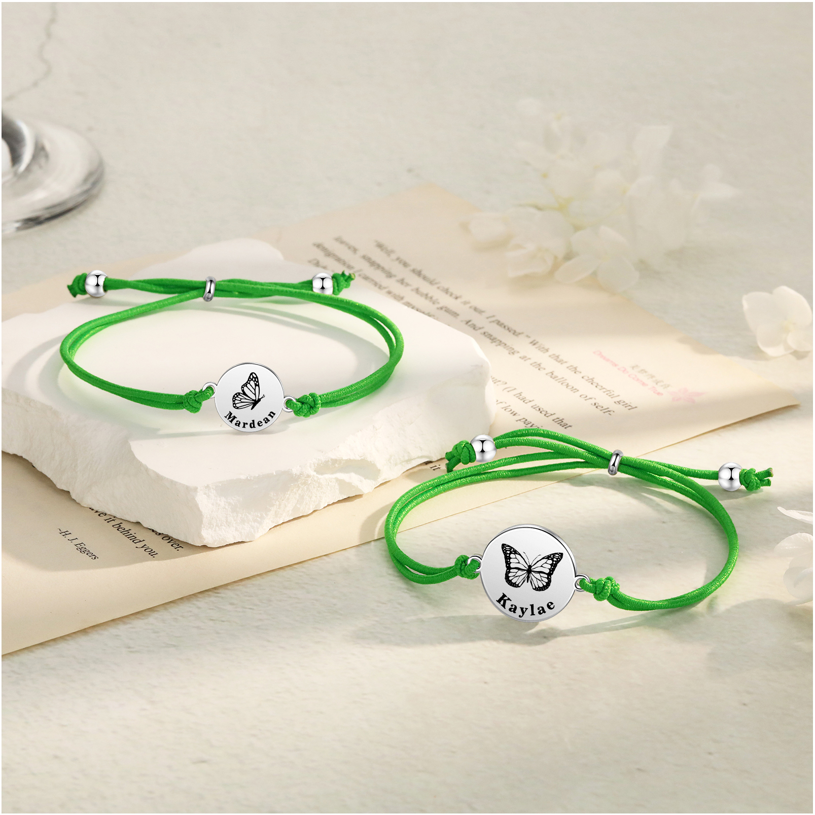 2PCS Ensemble de Bracelets Papillons 2 Prénoms Personnalisés Corde élastiques - Cadeau Rentrée Scolaire Premier jour d’école