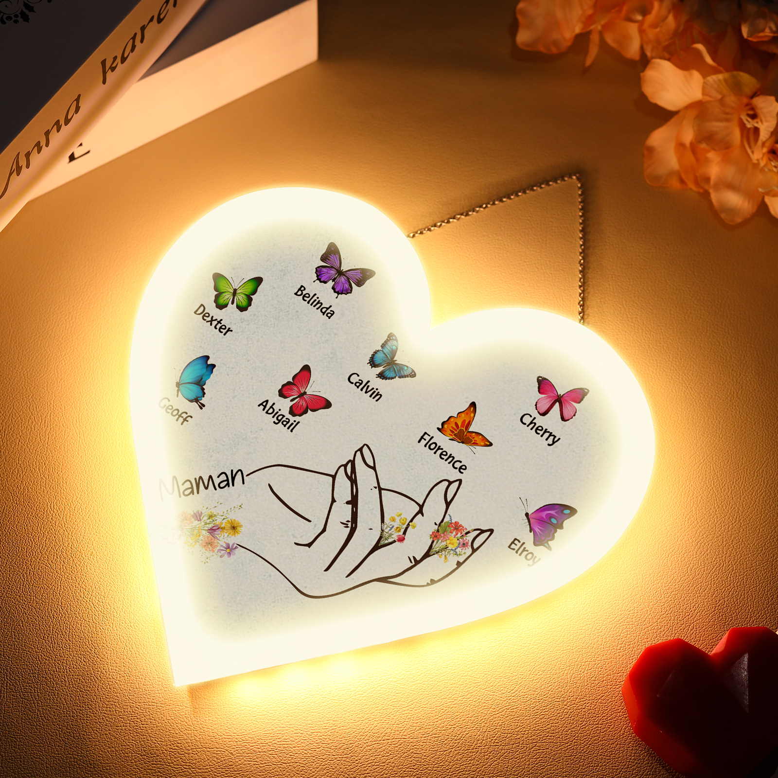 À Maman/Mamie - Veilleuse Cœur Décoration Main et Papillon 8 Prénoms Personnalisés avec 1 Texte