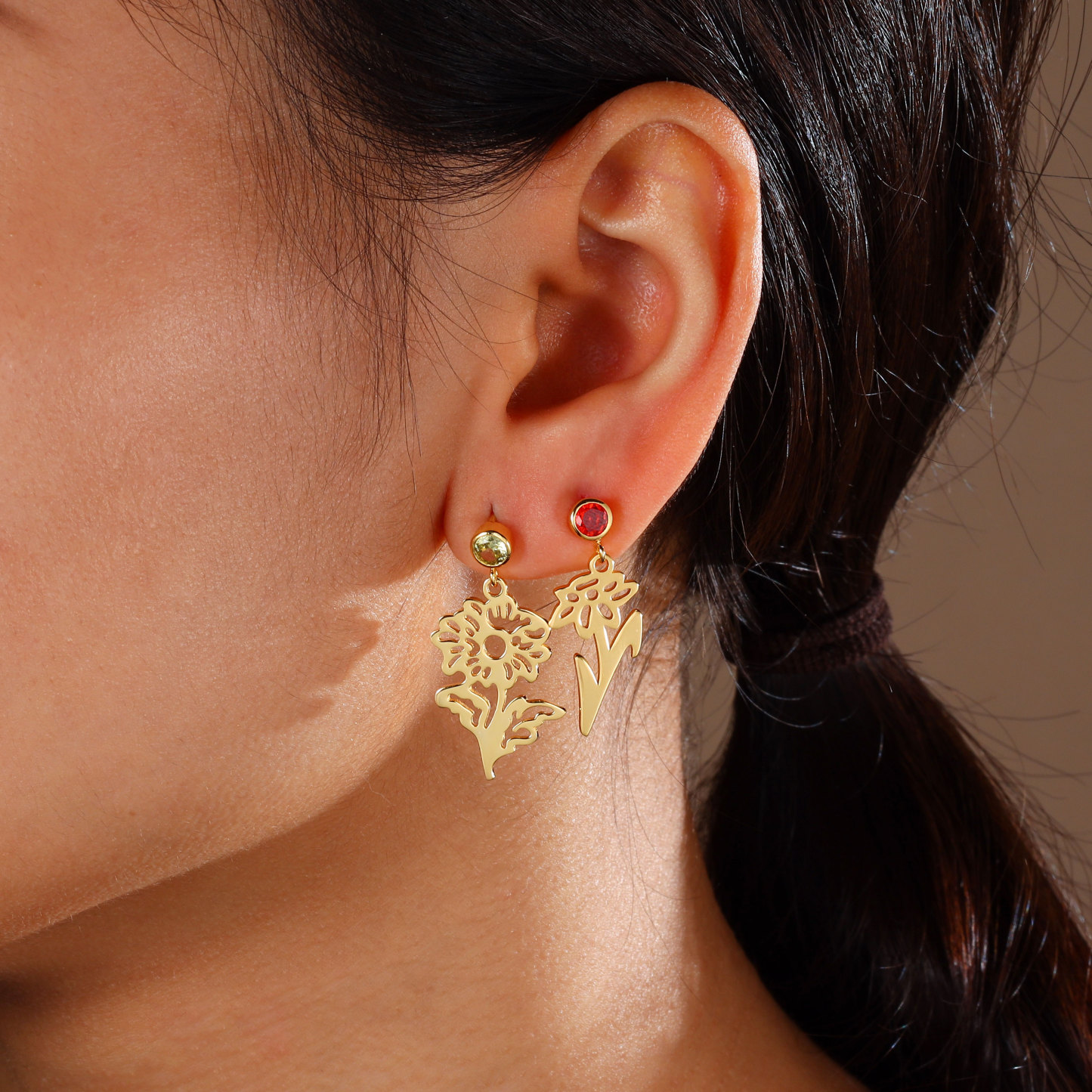 Boucle d'oreille Fleur de Naissance Personnalisé avec Pierre de Naissance