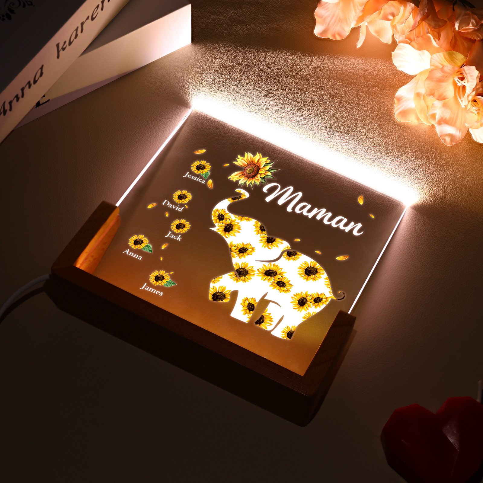 À Maman/Mamie - Lampe de chevet LED Éléphants 5 Prénoms Personnalisés avec Texte