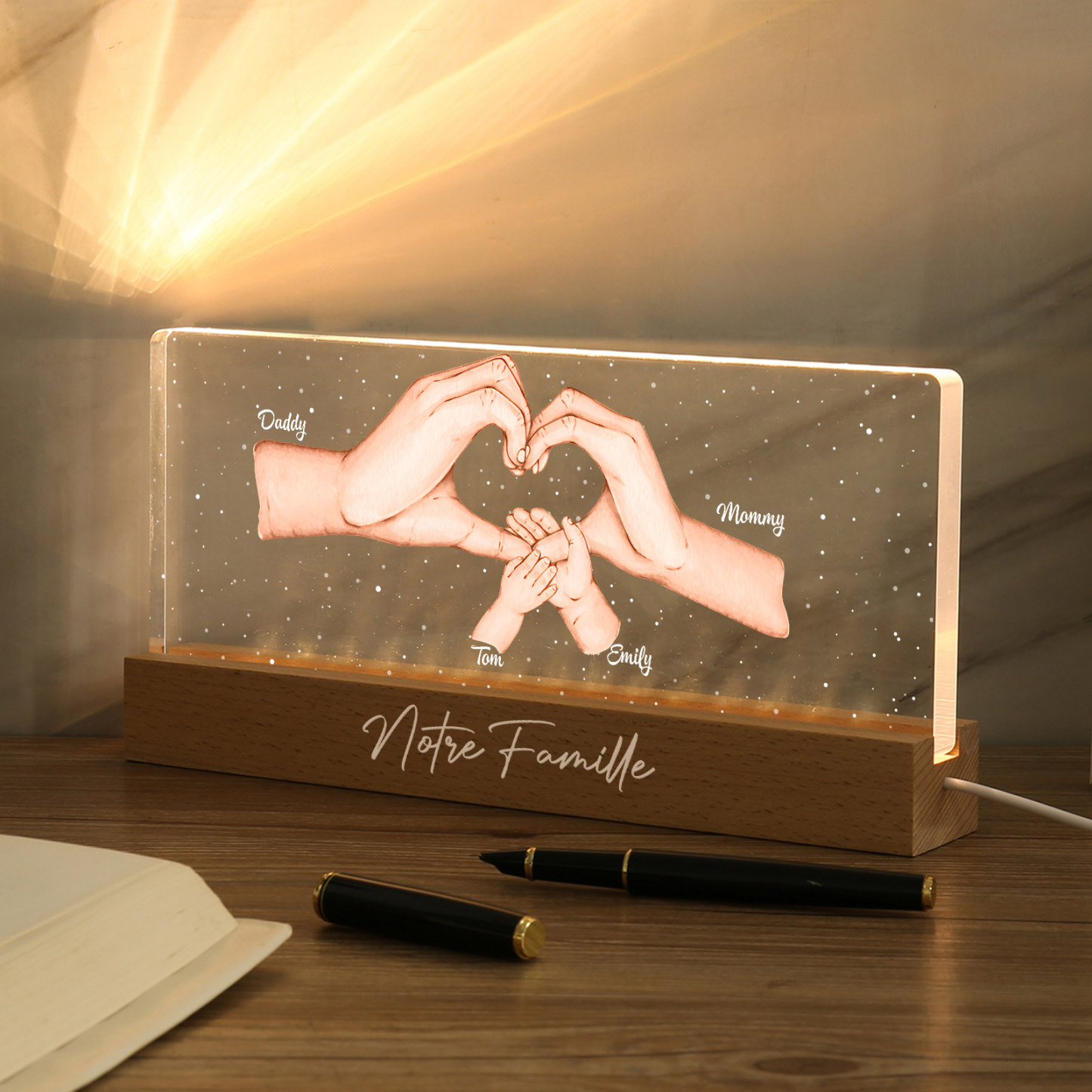 À ma Famille- Lampe de chevet LED la Main dans la Main 4 Prénoms Personnalisés avec Texte