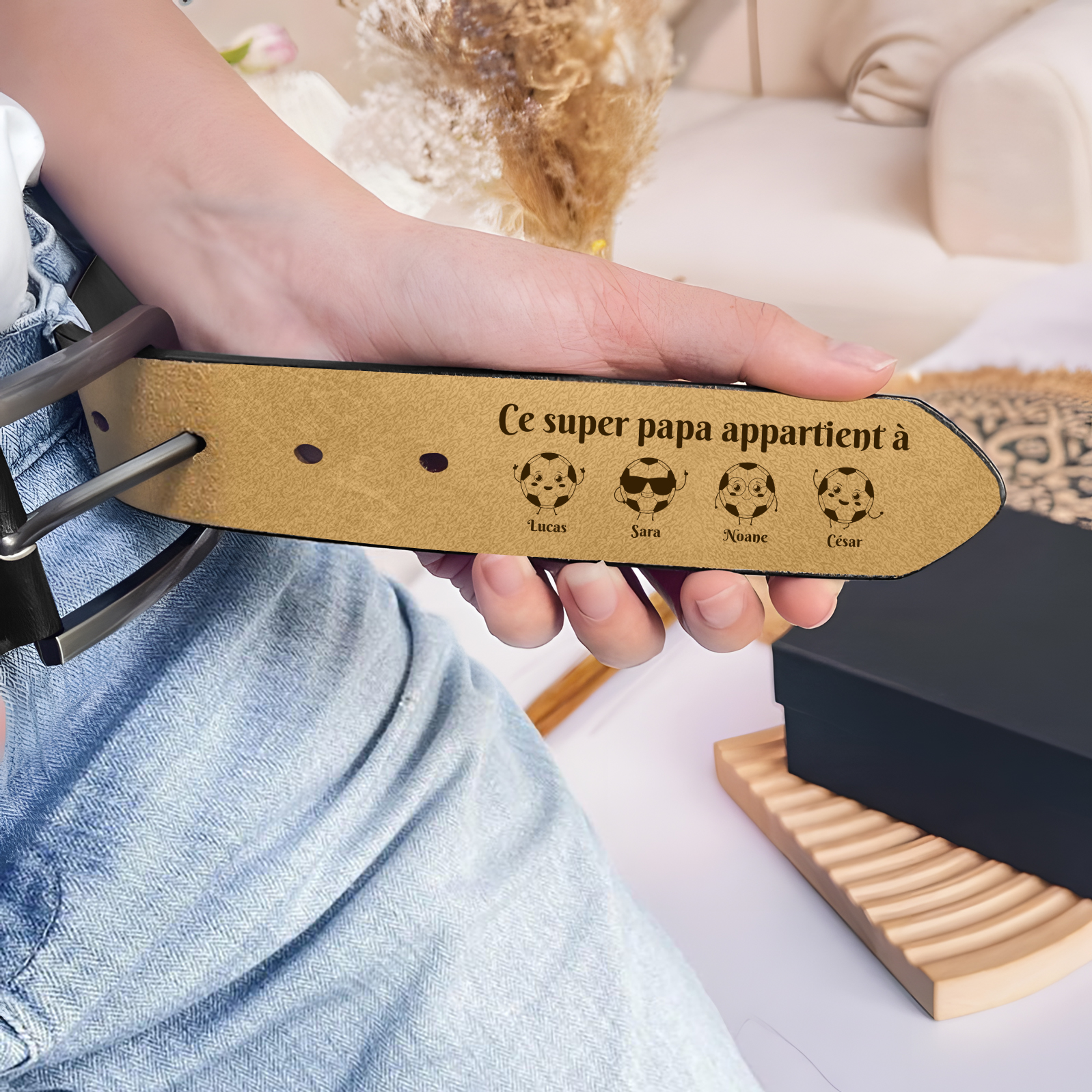 Ceinture en Cuir Personnalisée pour Papa/Papi gravée avec 1 à 8 Prénoms et un motif Football