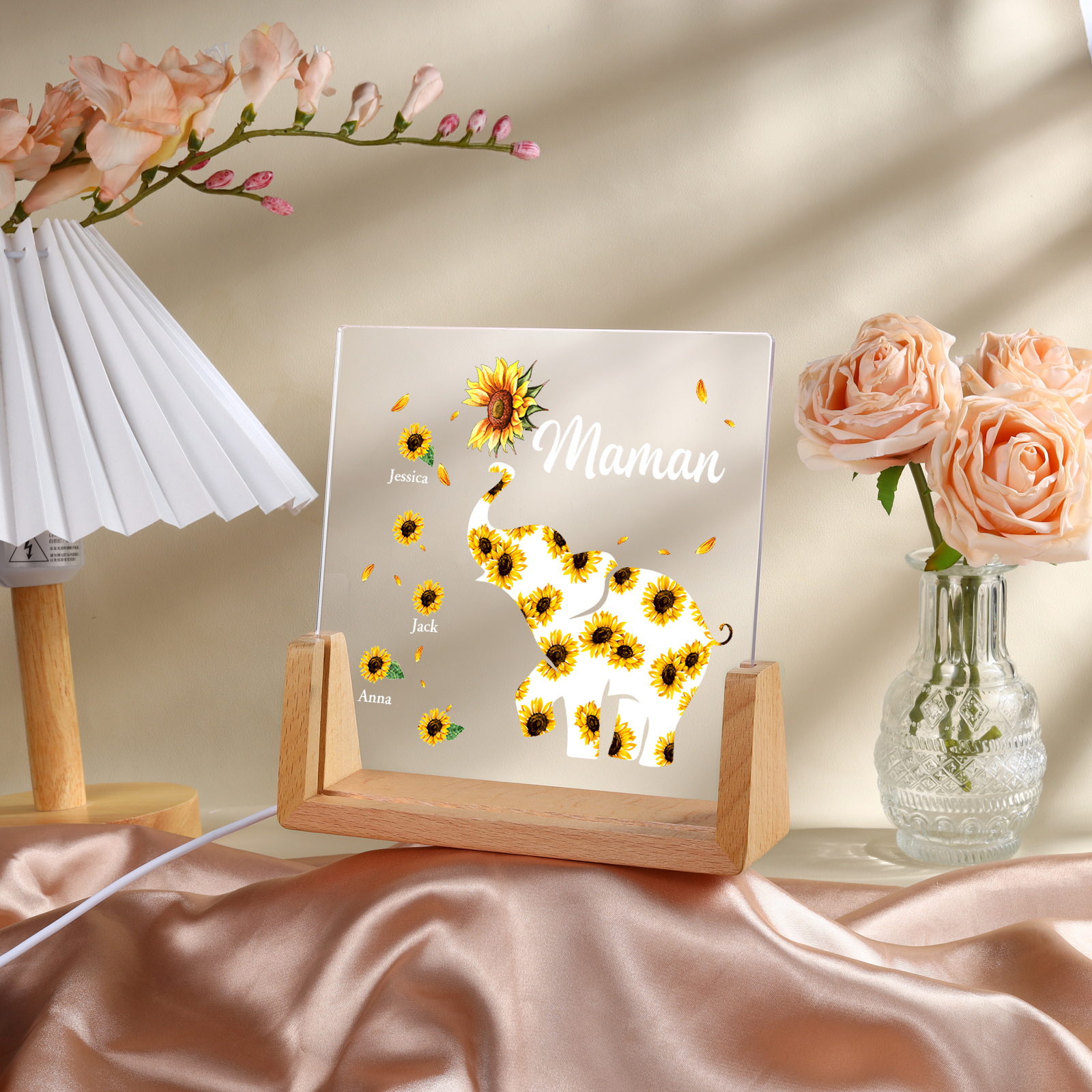 À Maman/Mamie - Lampe de chevet LED Éléphants 3 Prénoms Personnalisés avec Texte