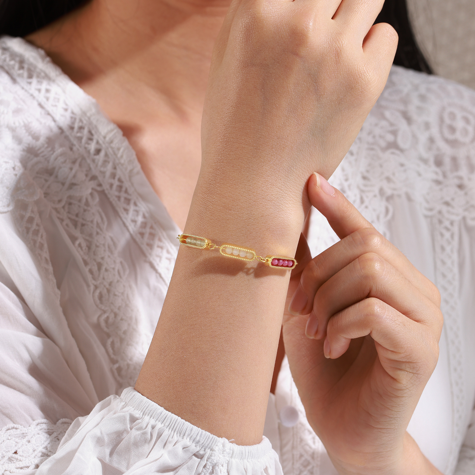 Bracelet personnalisé avec pierre de naissance, ajustable au design minimaliste