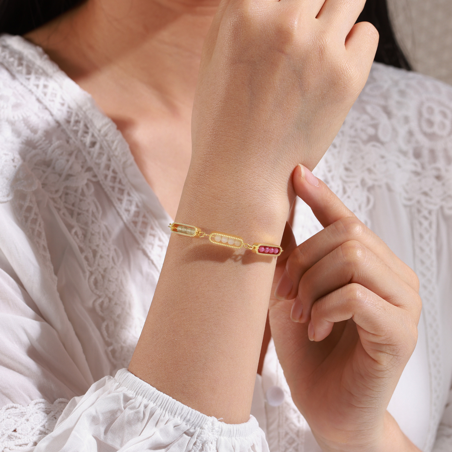 Bracelet personnalisé avec pierre de naissance, ajustable au design minimaliste