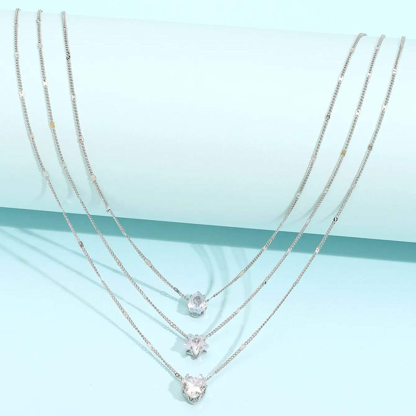 Collier à Trois Rangées avec Pendentifs Cristal et Étoile pour Femmes | Jessemade