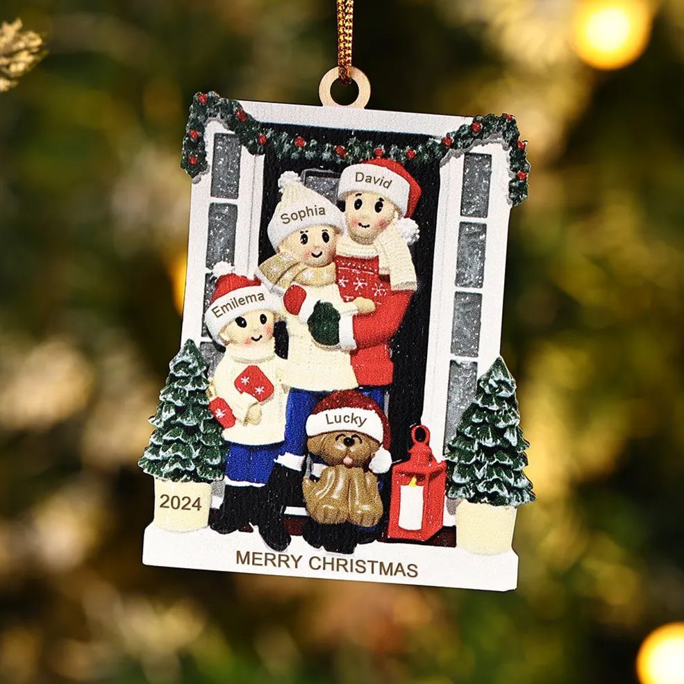 Décoration Sapin Noël en bois la famille avec le chien avant la porte 4 Prénoms Personnalisés avec texte et date Cadeau pour famille | Jessemade