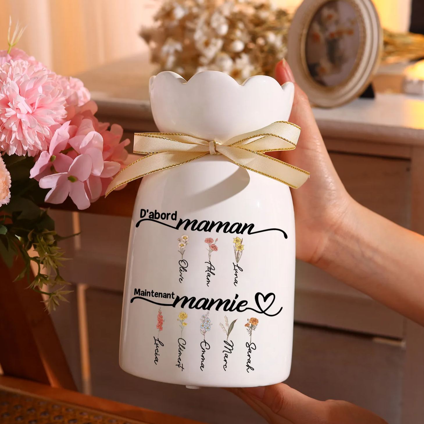 À Maman - Vase à Fleurs Personnalisé 4 Prénoms Vase Céramique Roses et Cœur Décoration de la Maison (sans plantes) | Jessemade