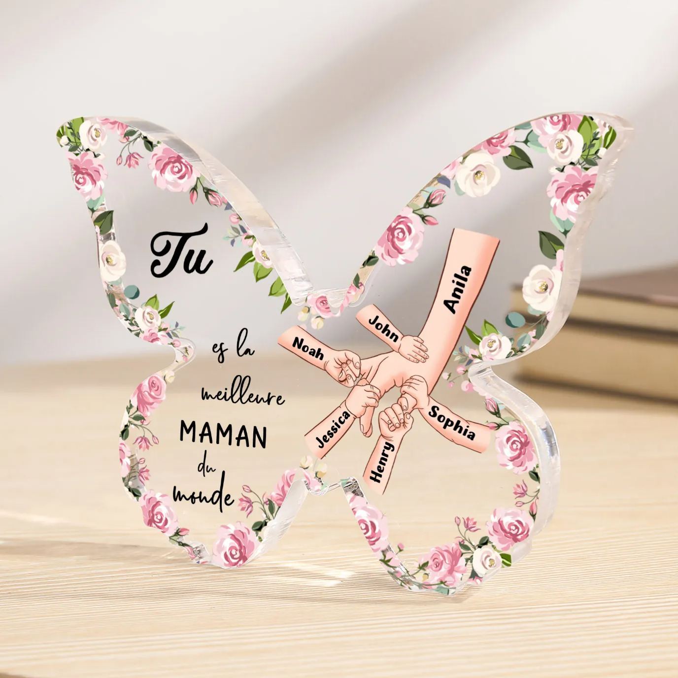 À ma Maman - Plaque Acrylique 6 Prénoms Personnalisés Décoration la Main dans la Main en forme de Papillon | Jessemade