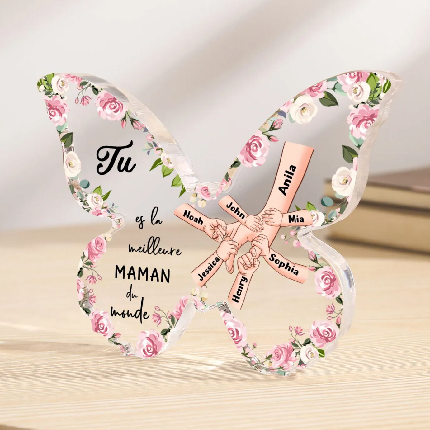 À ma Maman - Plaque Acrylique 7 Prénoms Personnalisés Décoration la Main dans la Main en forme de Papillon | Jessemade