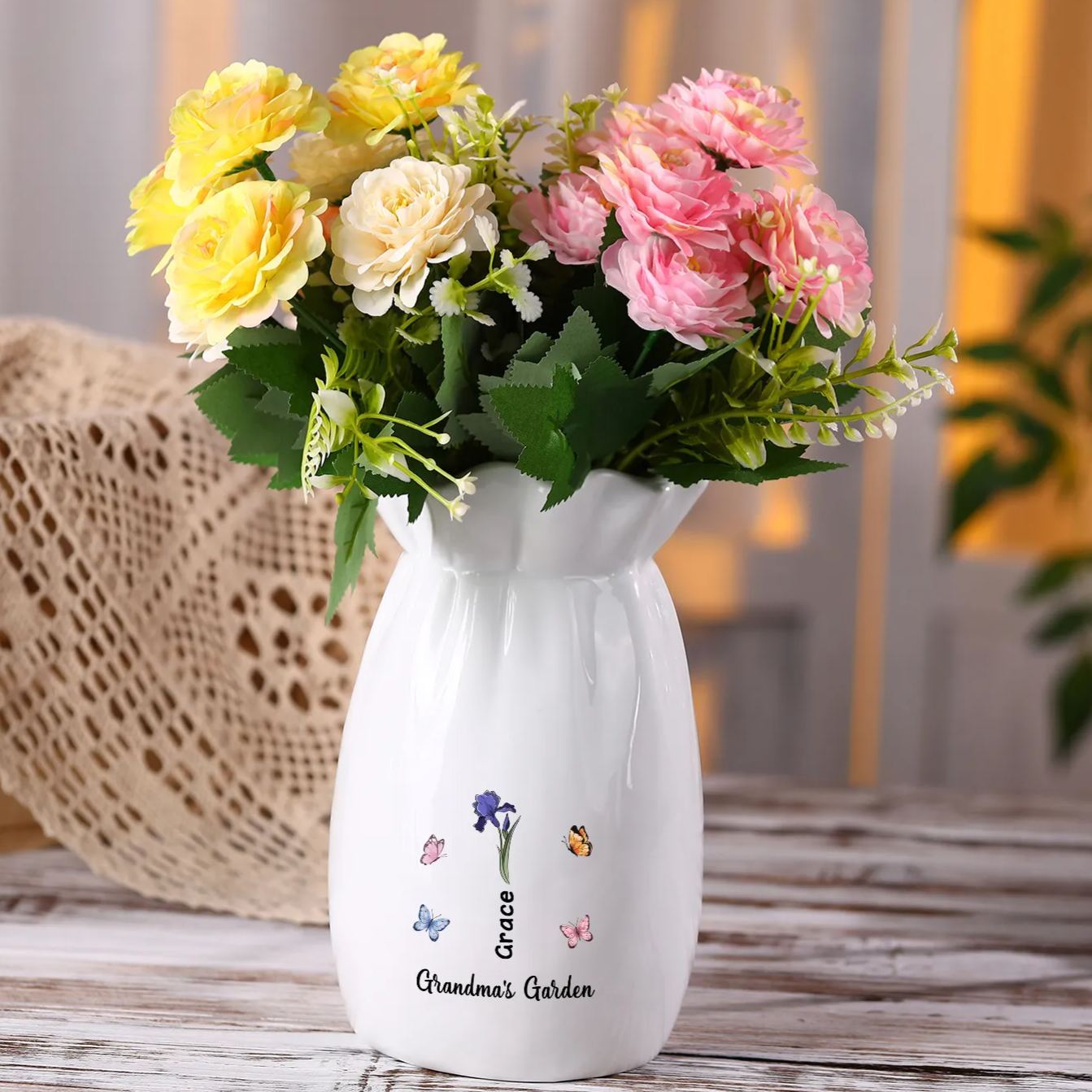 À Maman/Mamie - Vase en Céramique Personnalisés avec 1-6 Prénoms et 2 Textes Vase 4 Motif Papillons Colorés (sans fleurs) | Jessemade