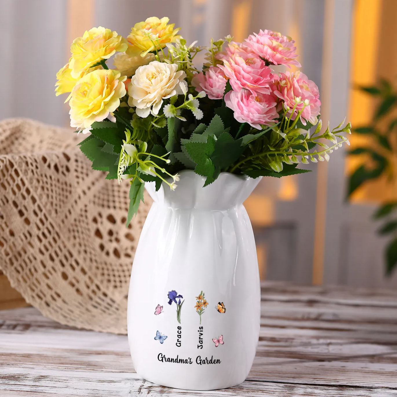 À Maman/Mamie - Vase en Céramique Personnalisés avec 1-6 Prénoms et 2 Textes Vase 4 Motif Papillons Colorés (sans fleurs) | Jessemade