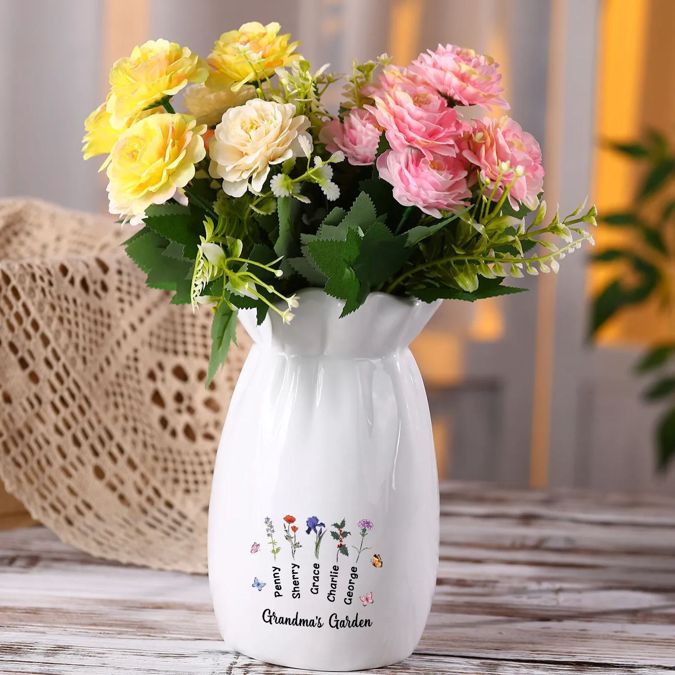 À Maman/Mamie - Vase en Céramique Personnalisés avec 1-6 Prénoms et 2 Textes Vase 4 Motif Papillons Colorés (sans fleurs) | Jessemade
