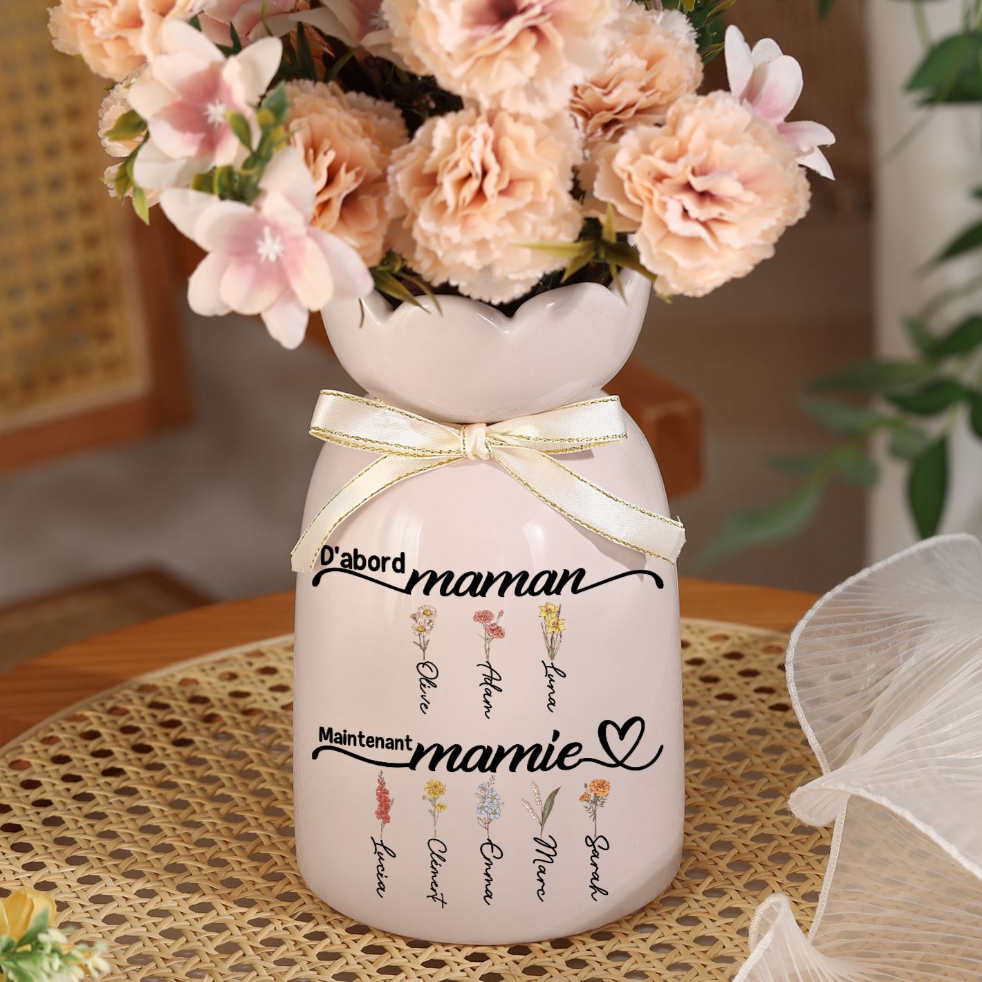 Vase Personnalisé Maman/Mamie avec 2-12 Prénoms & Fleurs de Naissance (sans fleurs), Vase avec Ruban | Jessemade