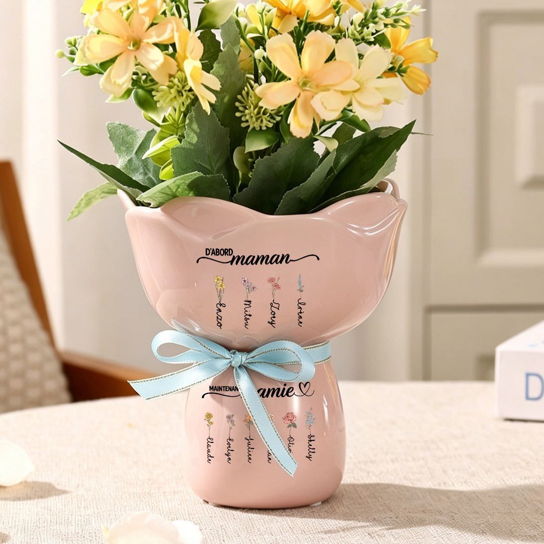 Vase Personnalisé en forme de Bouquet avec 2–12 Prénoms et Fleurs de Naissance pour Maman ou Mamie