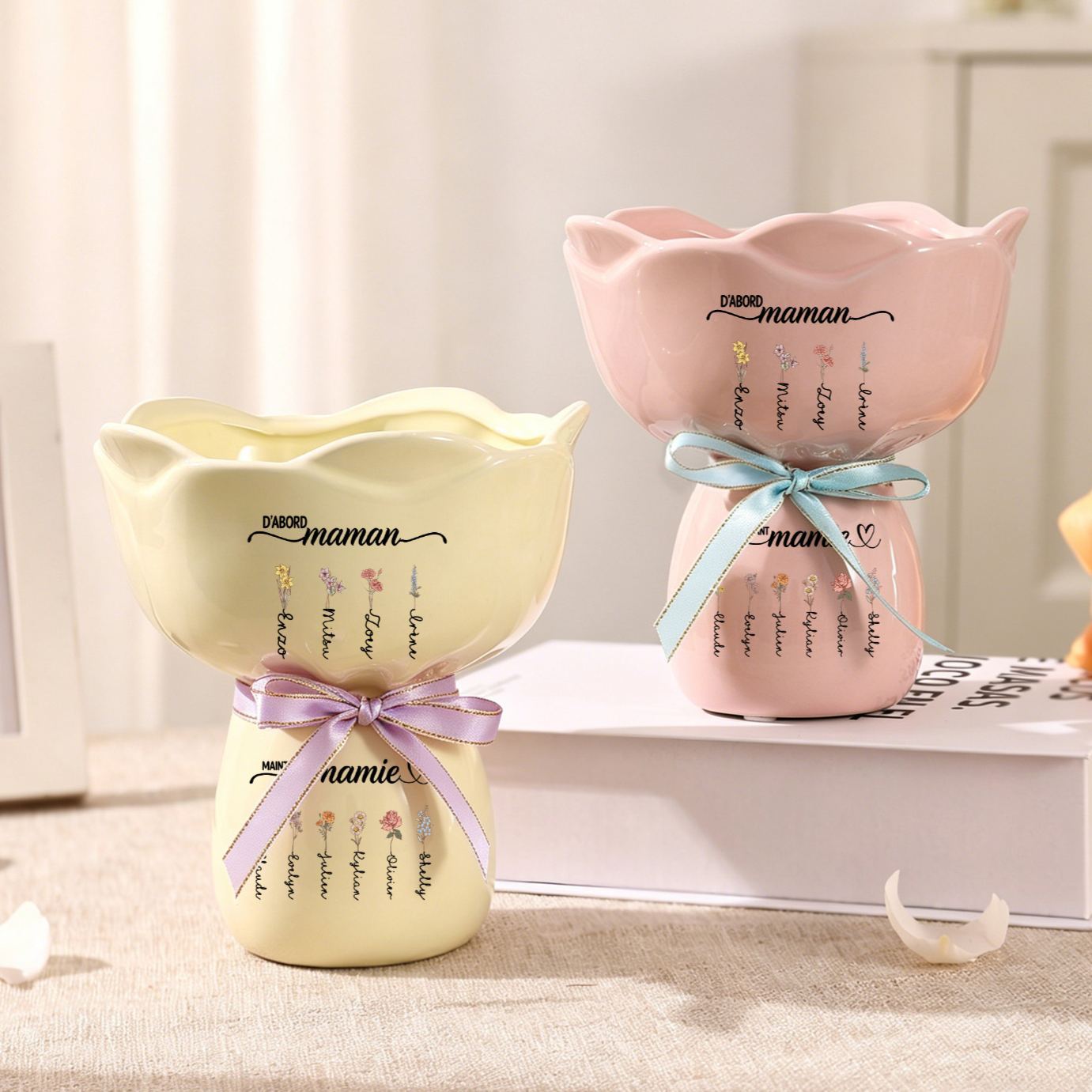 Vase Personnalisé en forme de Bouquet avec 2–12 Prénoms et Fleurs de Naissance pour Maman ou Mamie