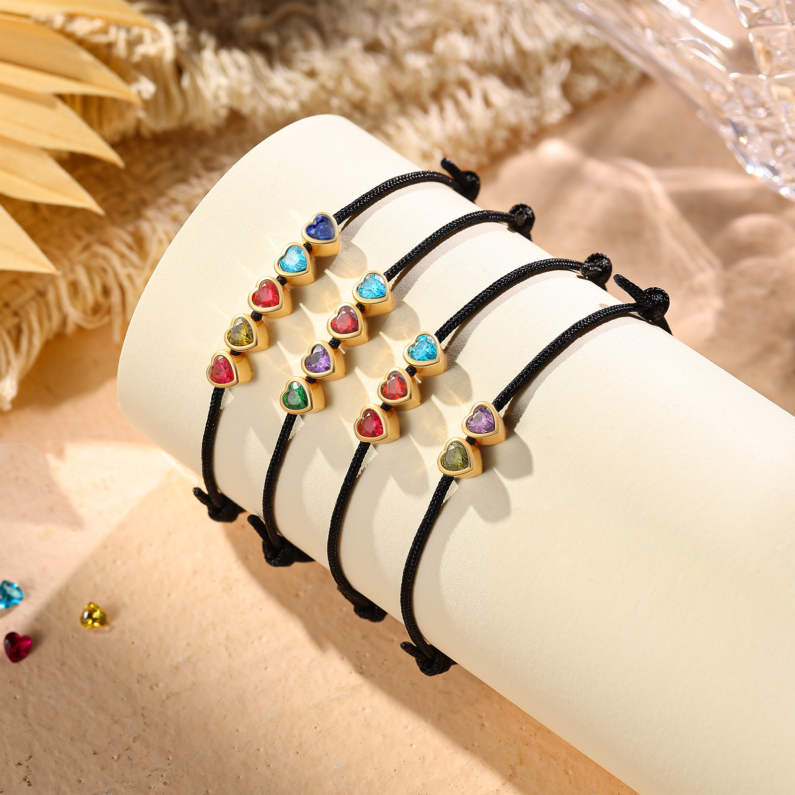 Bracelet en corde ajustable personnalisé avec 2 à 5 pierres de naissance en forme de cœur