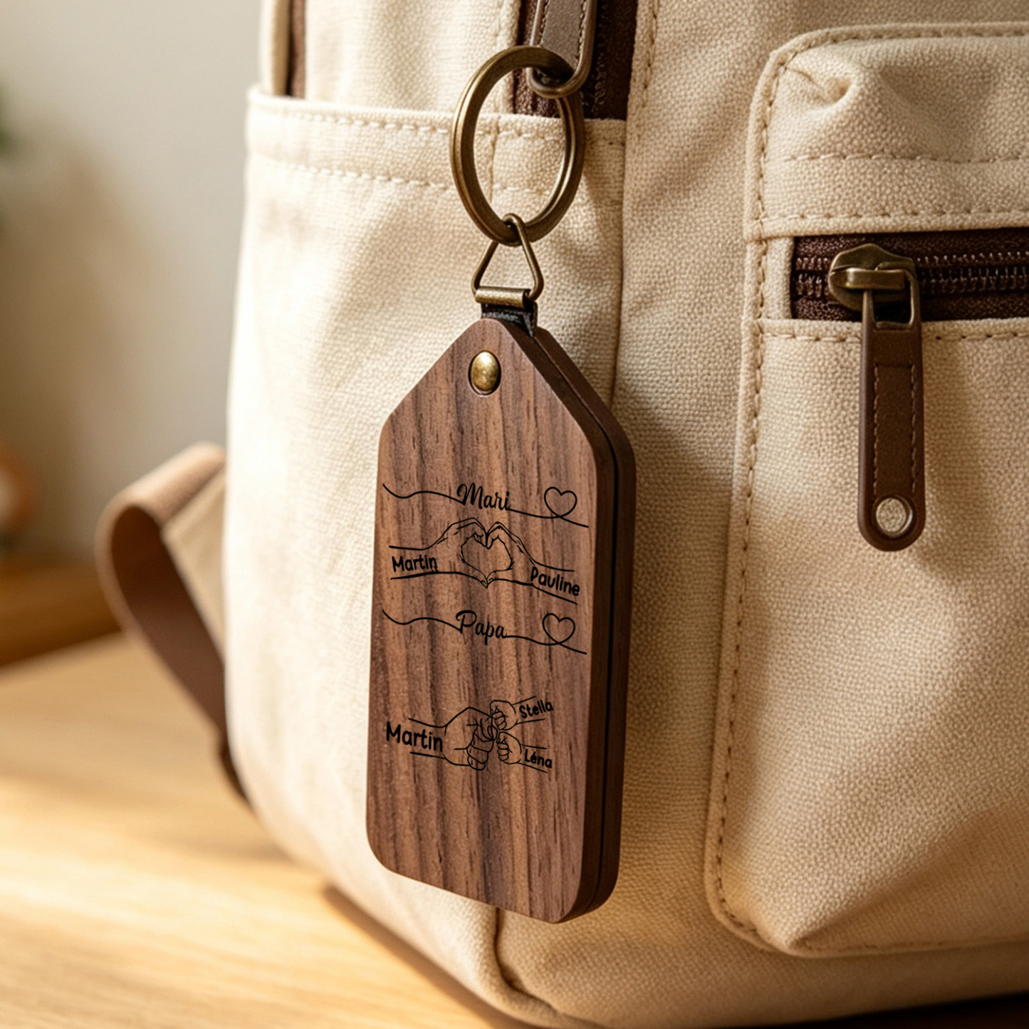 Porte-Clés Photo Personnalisé en Bois avec 2 à 9 Prénoms et des Poings pour Papa ou Mari
