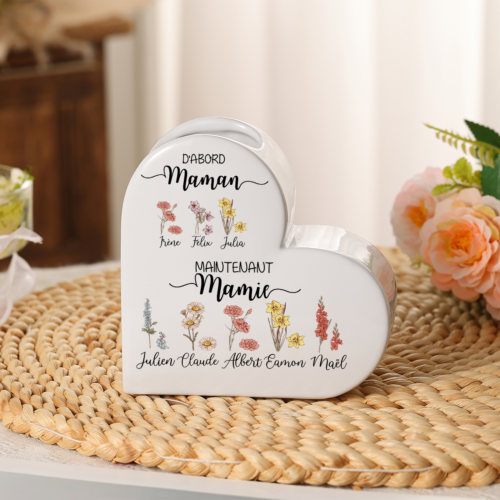 Vase en céramique cœur personnalisé 2 à 10 prénoms et fleurs de naissance cadeau Fête des Mères anniversaire pour Mamie Maman | Jessemade