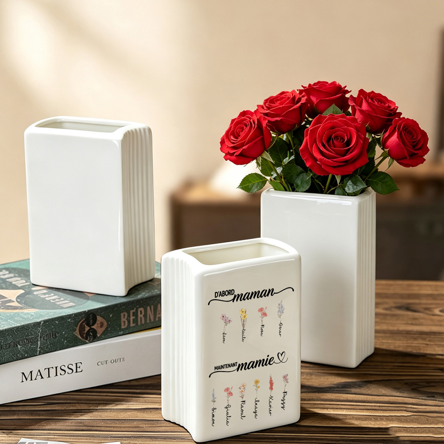 Vase Livre en Céramique Personnalisé pour Maman ou Mamie avec 2 à 12 Prénoms et Fleurs de Naissance