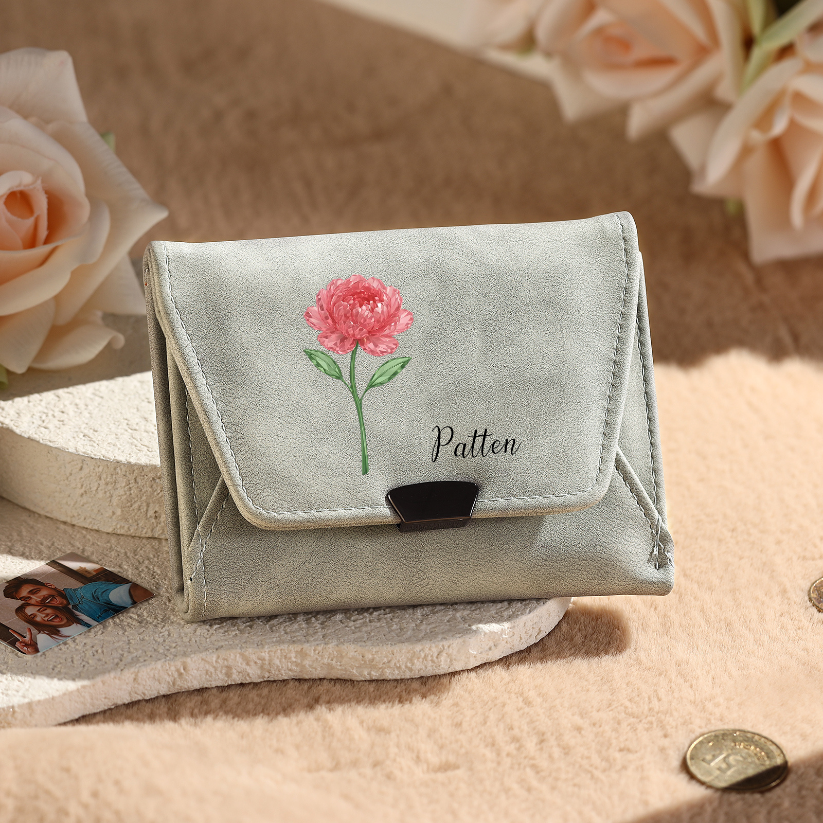 Portefeuille pour femme personnalisé en cuir avec fleur de naissance et prénom