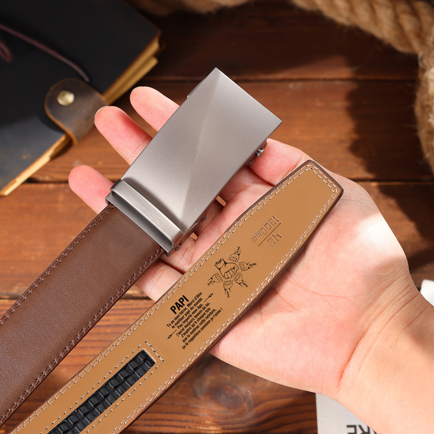 À mon Papi - Ceinture en Cuir Personnalisé avec 2-6 Prénoms et Poings Cadeau Fête des Grands-Pères | Jessemade