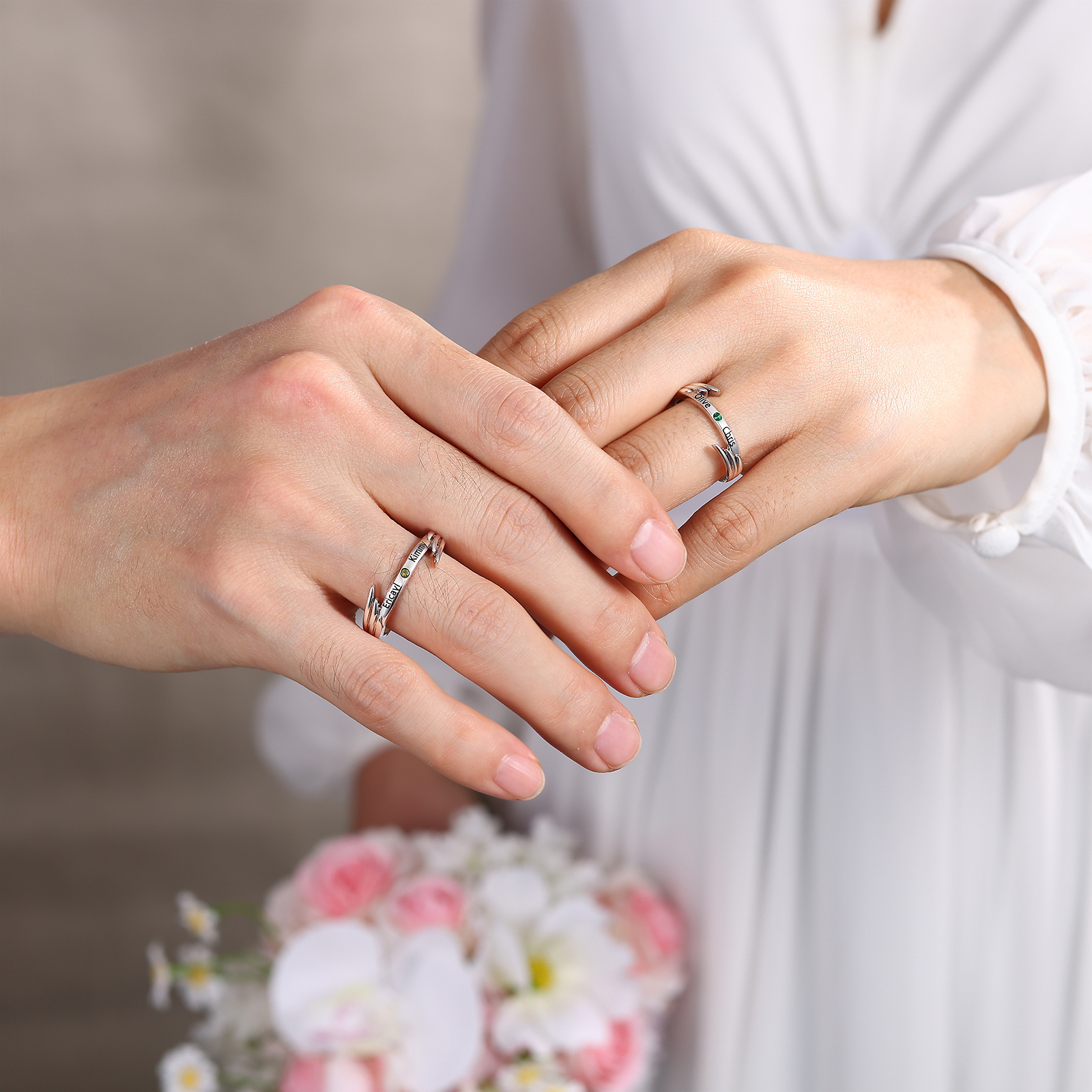 Bague Ouverte Personnalisée avec 2 Prénoms et Pierres de Naissance – Cadeau Couple Symbolique