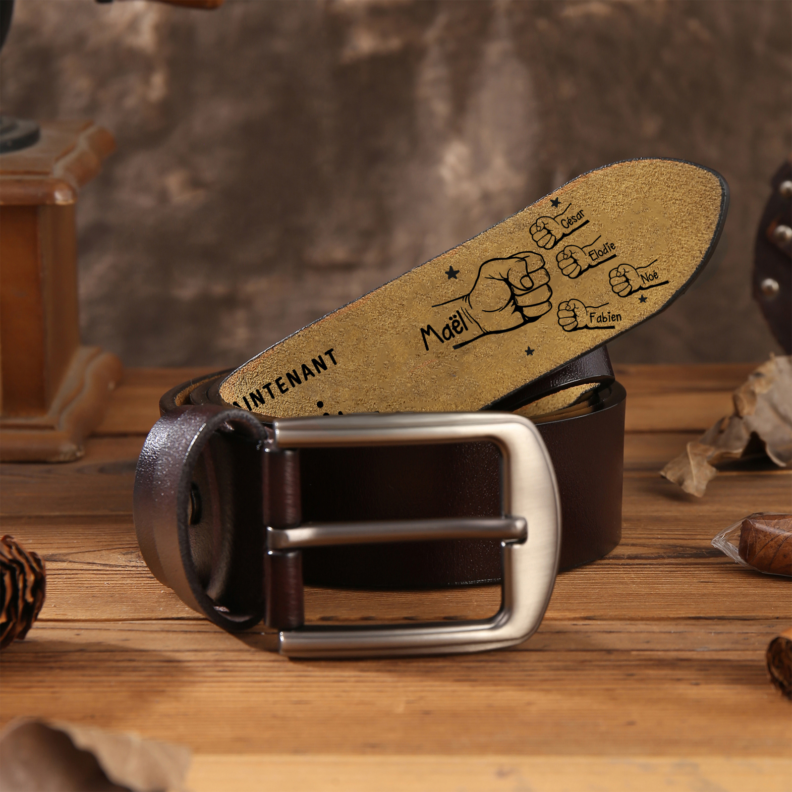 Ceinture en cuir Personnalisée – Personnalisez avec 2-12 Prénoms d'enfants et Poings, Cadeau pour Papa ou Grand-Père | Jessemade