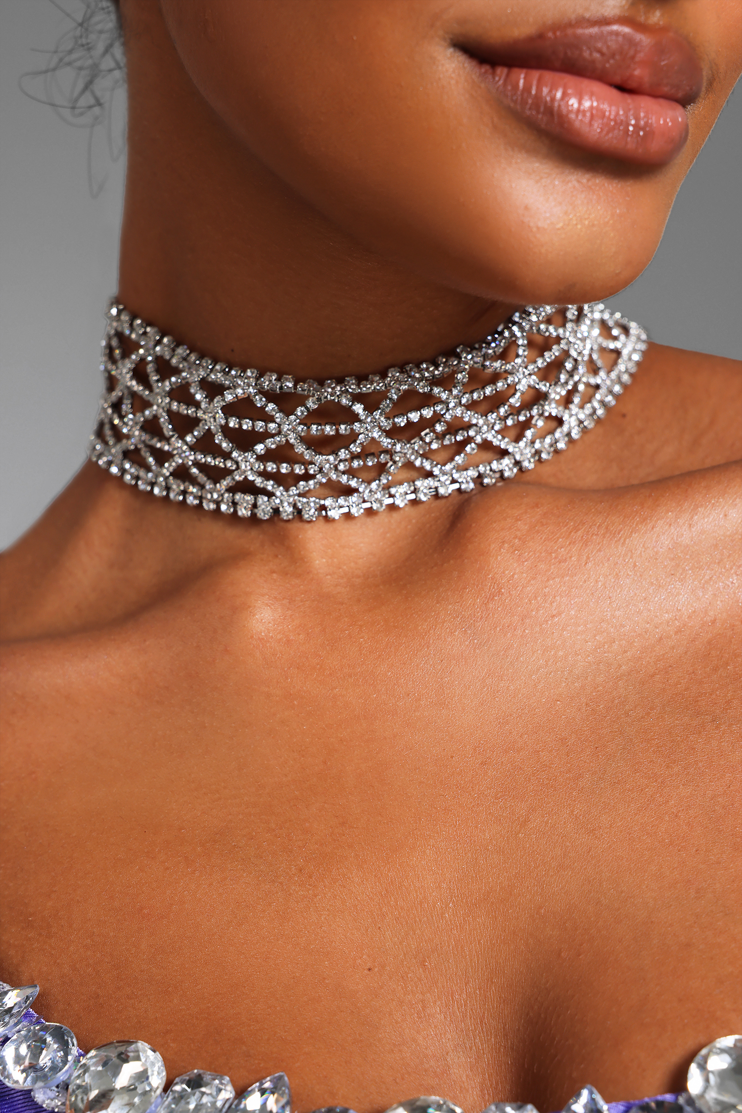 Faux Diamond Cut-Out Choker