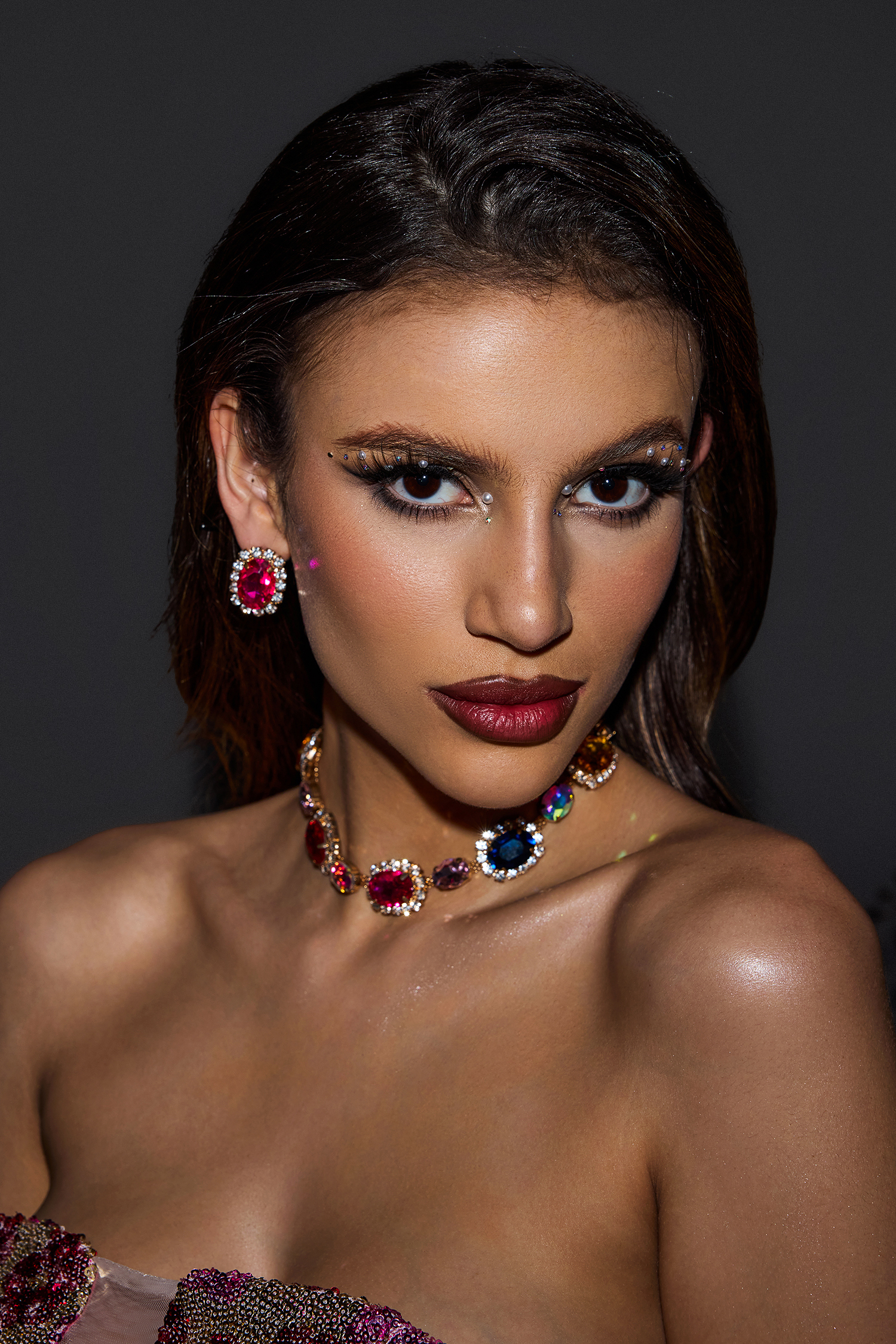 Faux Diamond Stud Earrings & Colorful Nacklace Set