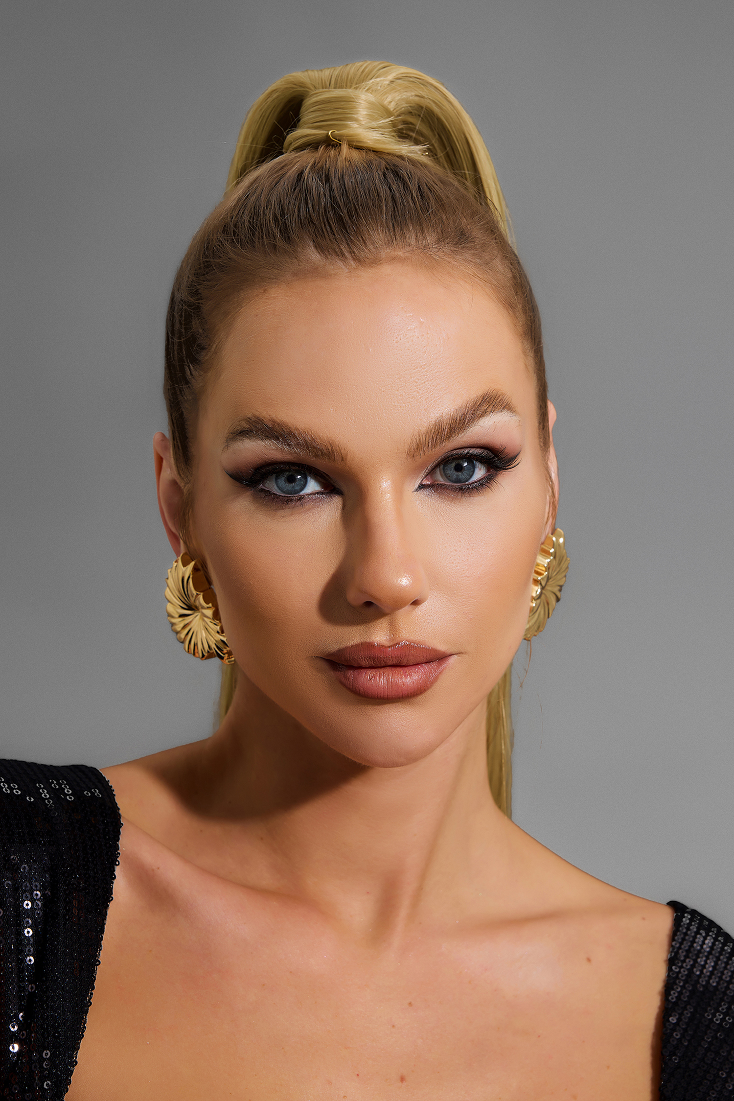 Metal Pleated Shape Stud Earrings