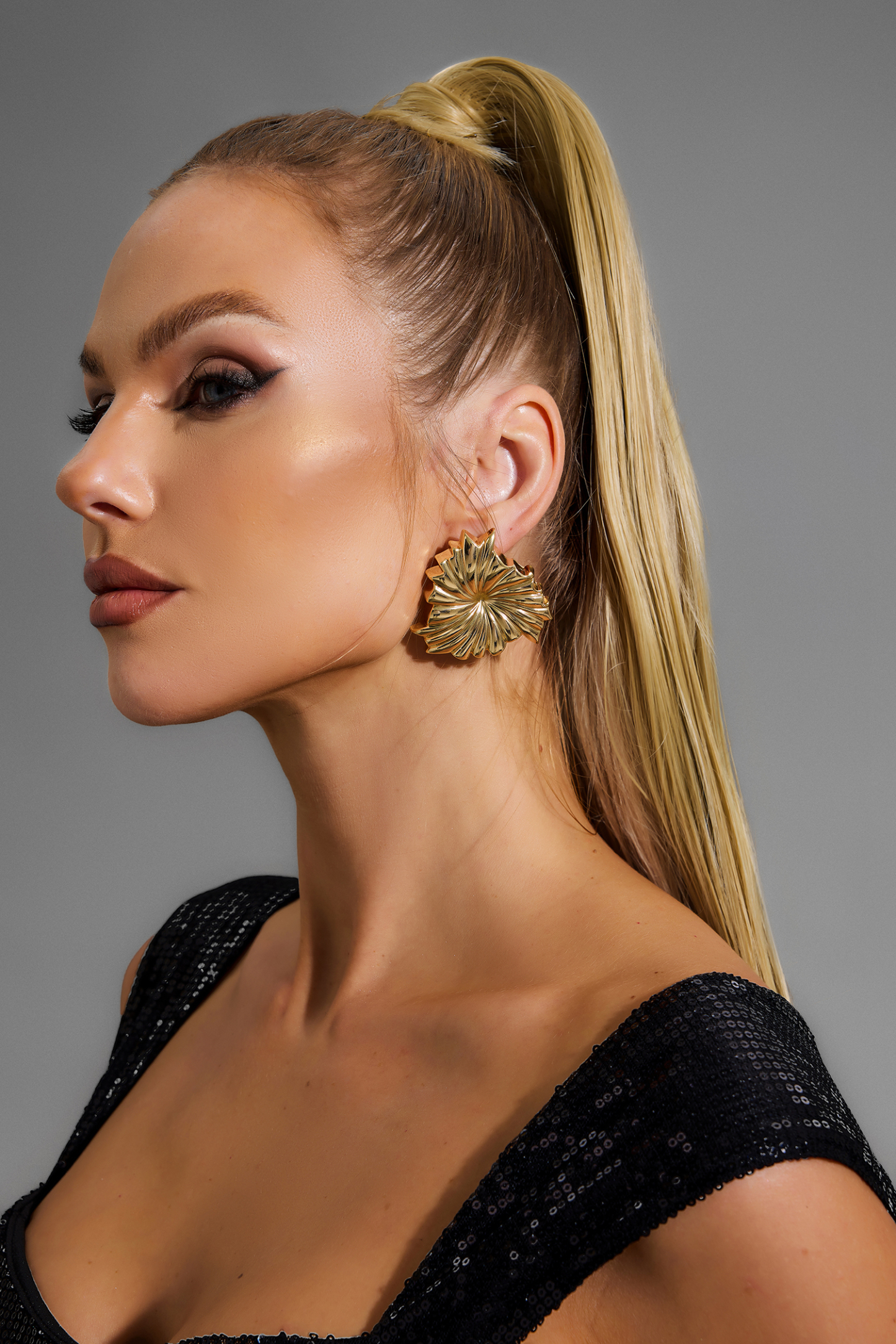 Metal Pleated Shape Stud Earrings