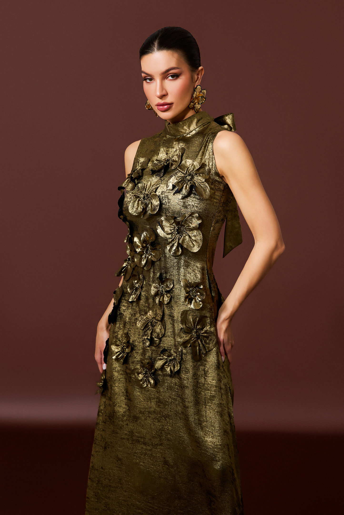 Metallic Fabric 3D Flower Sleeveless Midi Dress