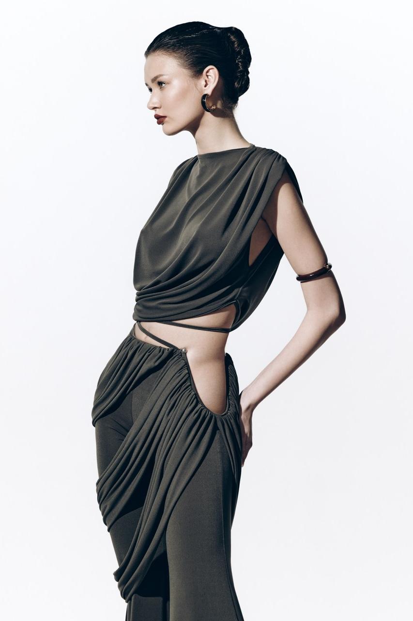 Solid Sleeveless Gathering Top & Low Waist Ruched Pants Set