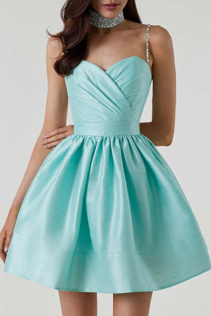 Minivestido lencero con escote corazón y pedrería