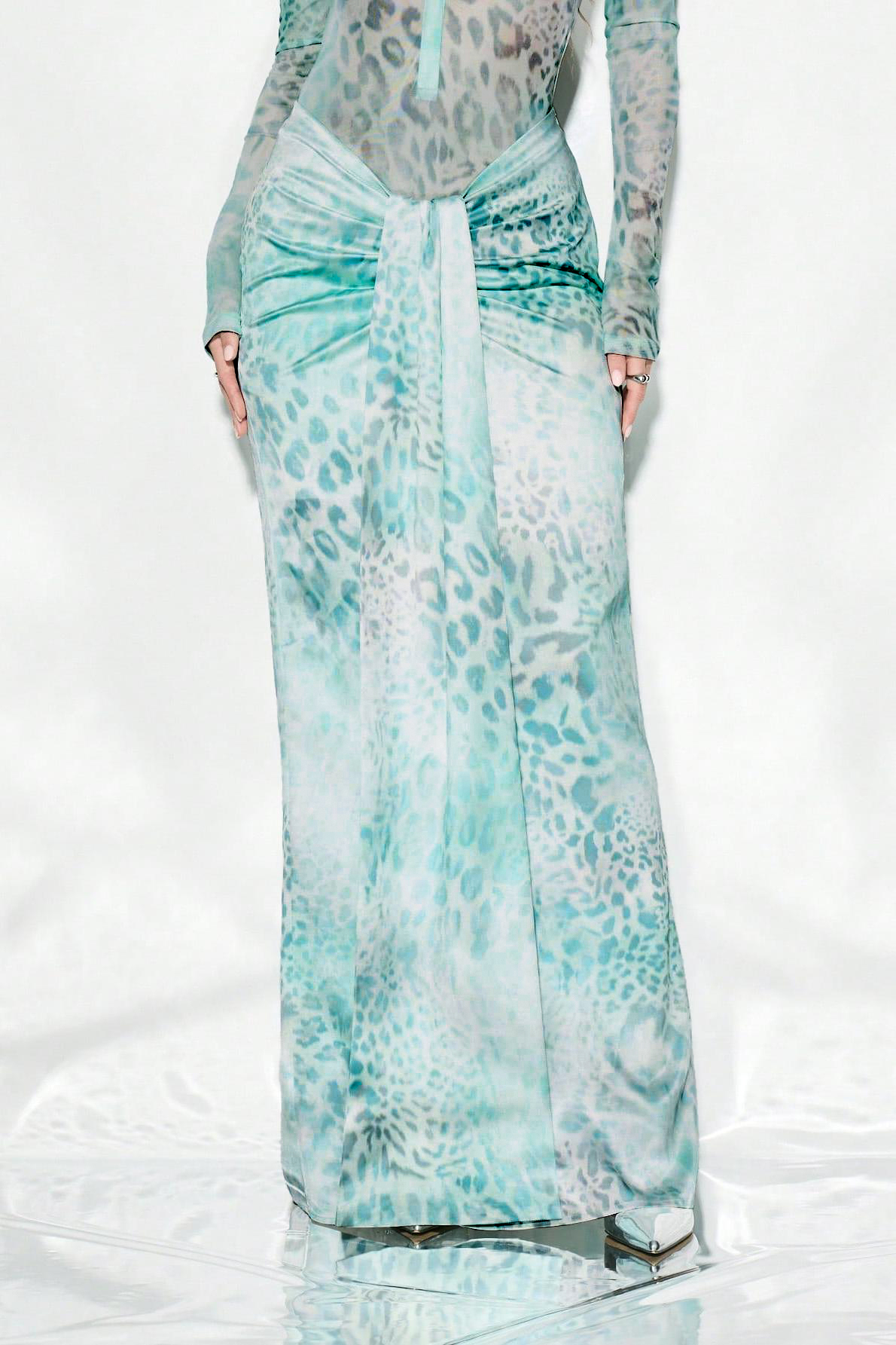 Leopard Print Shirt Collar Bodysuit & Gathering Low Waist Maxi Skirt Set