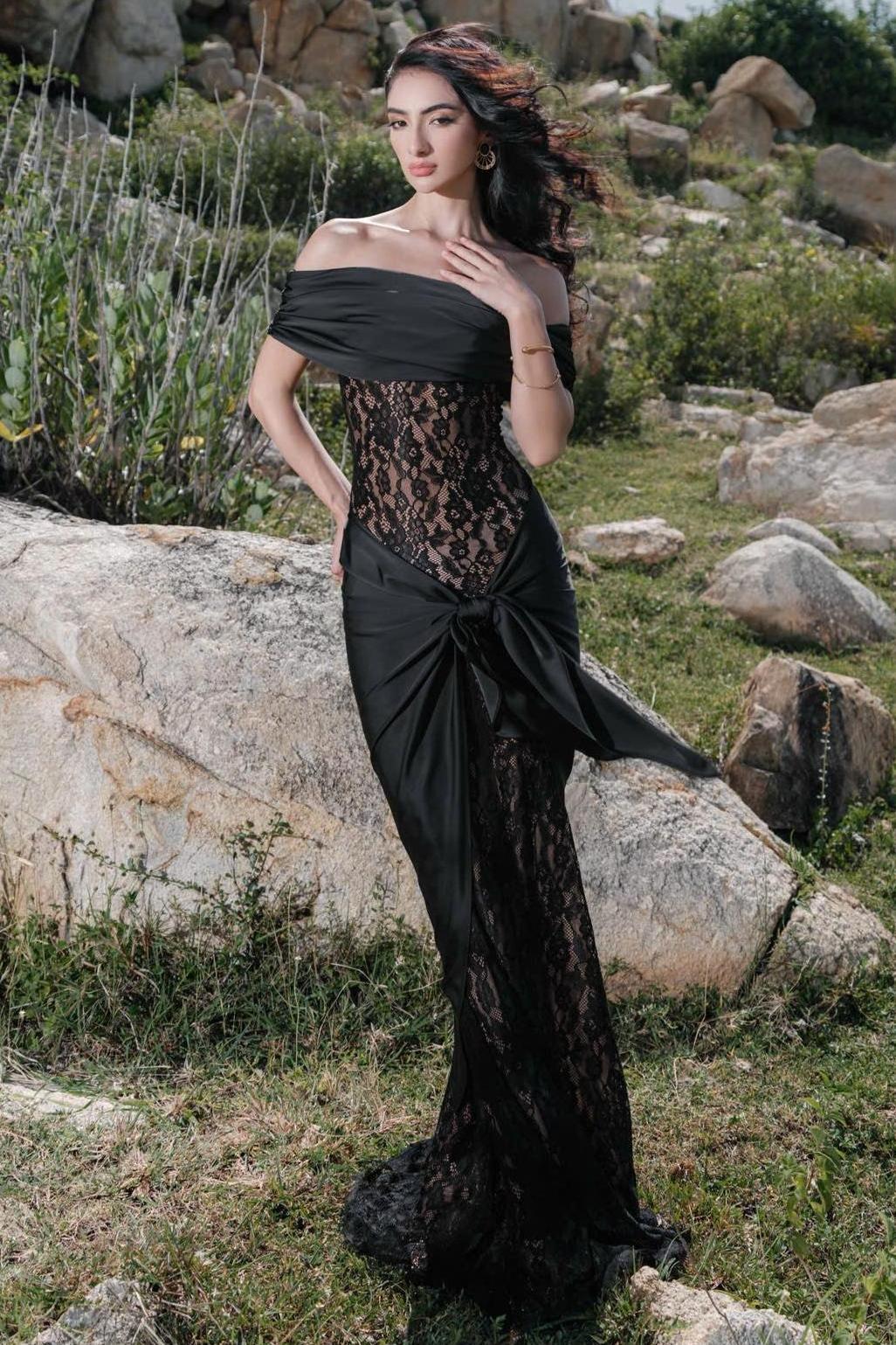 Satin Splicing Lace Off-Shoulder Maxi Dress