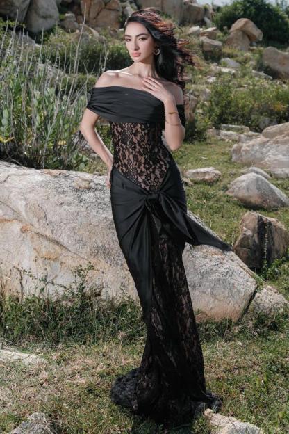 Satin Splicing Lace Off-Shoulder Maxi Dress