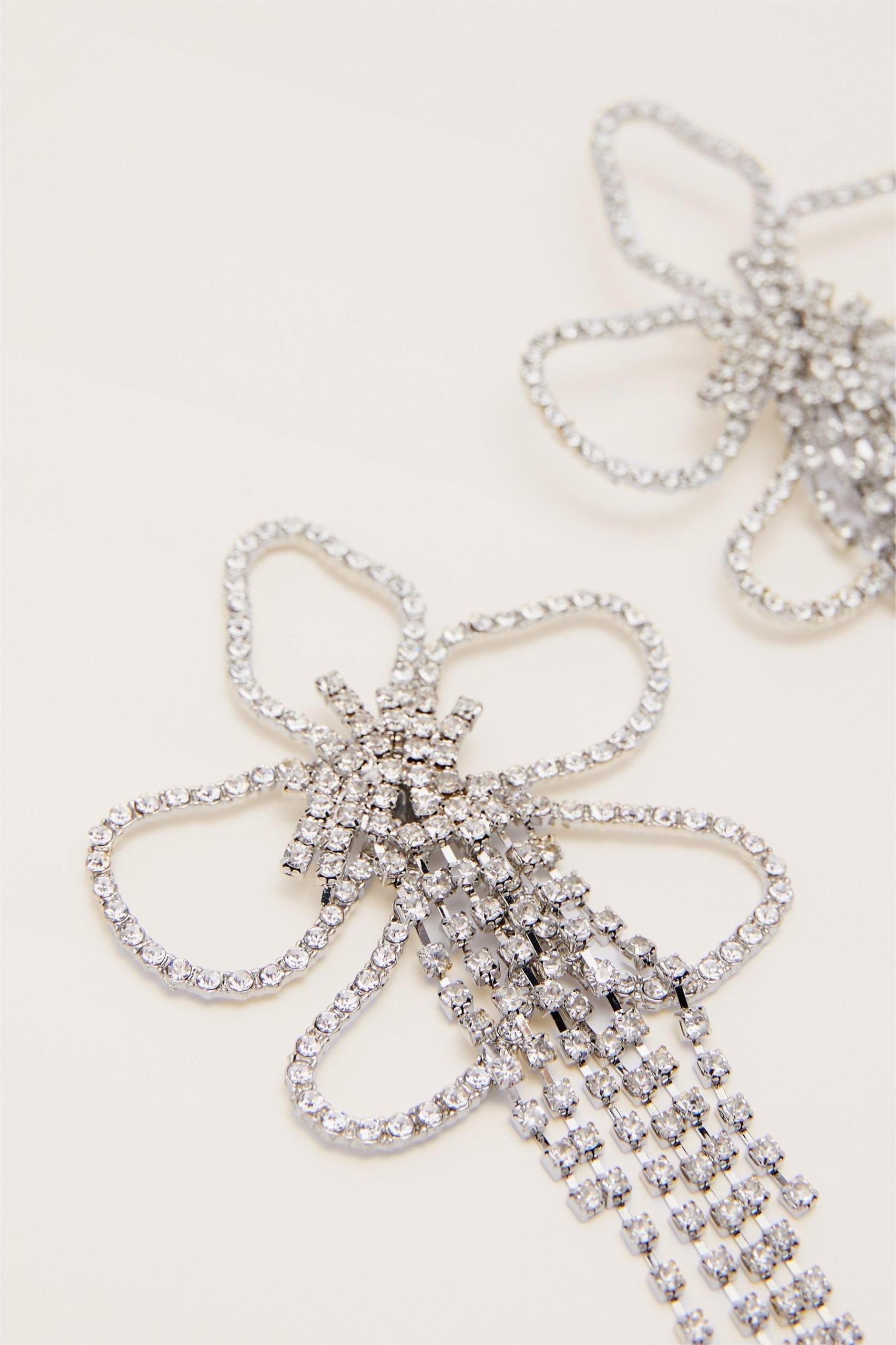 Flower Shape Tassel Earrings